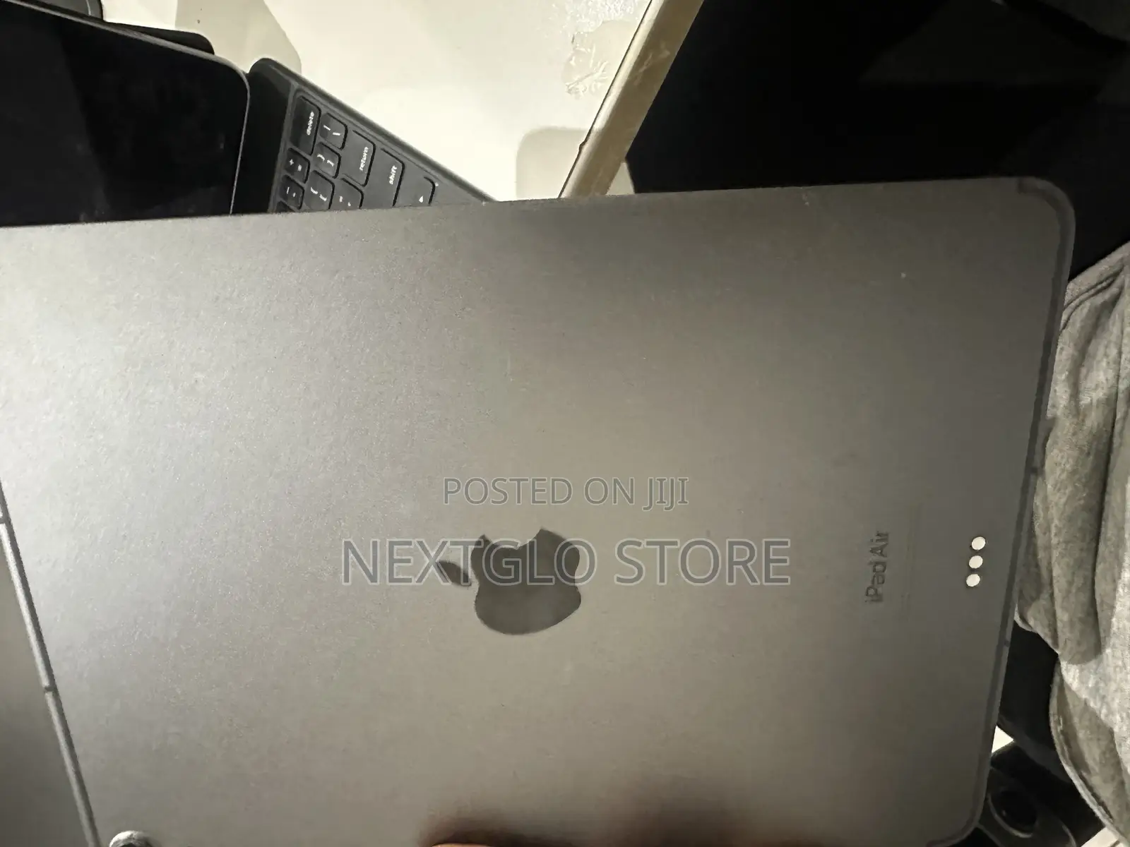 Apple iPad Air 64 GB Gray