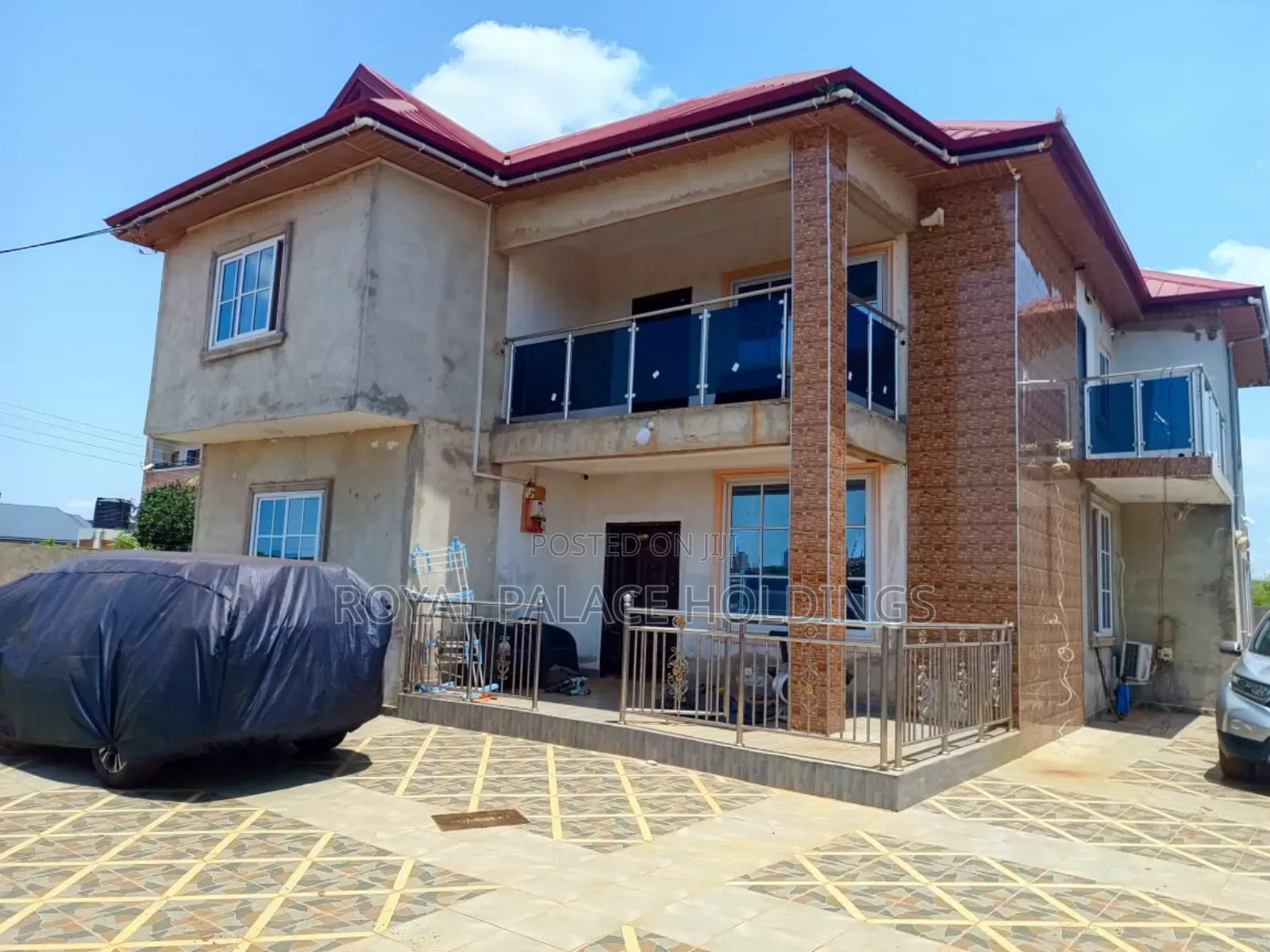 5bdrm Duplex in Oyibi for sale