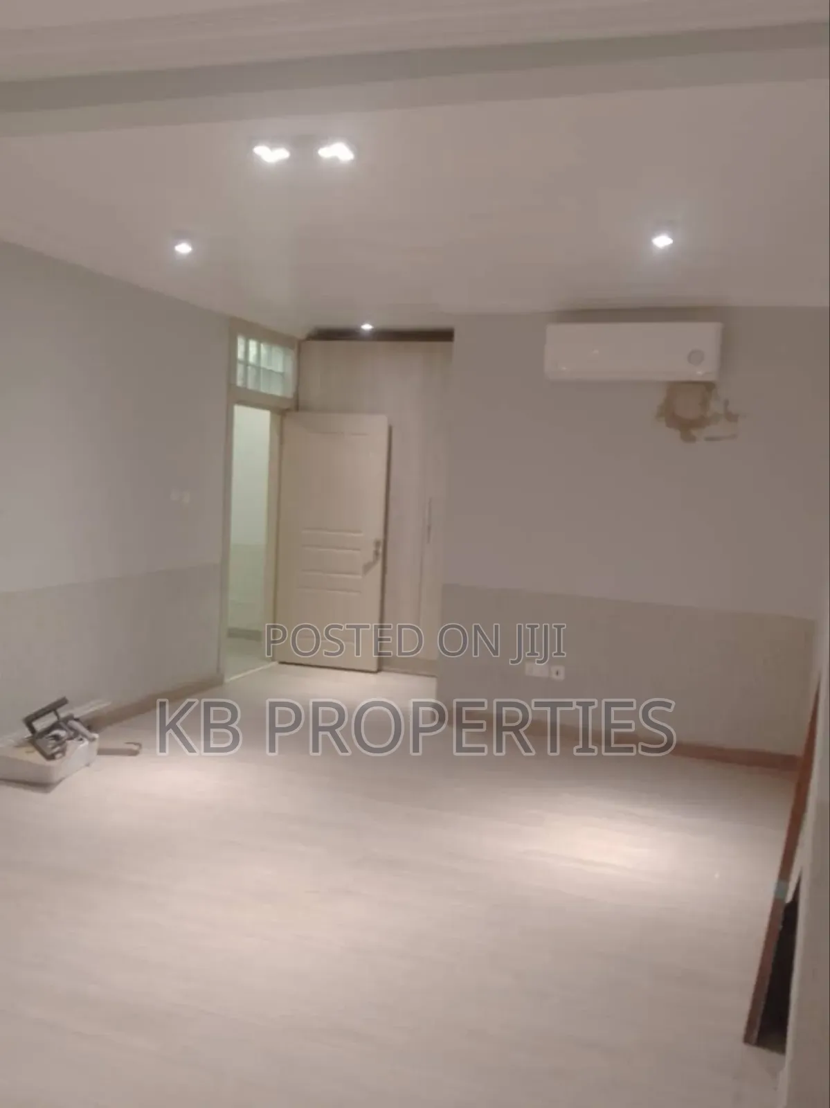 5bdrm Mansion in Kb Properties, Spintex for rent