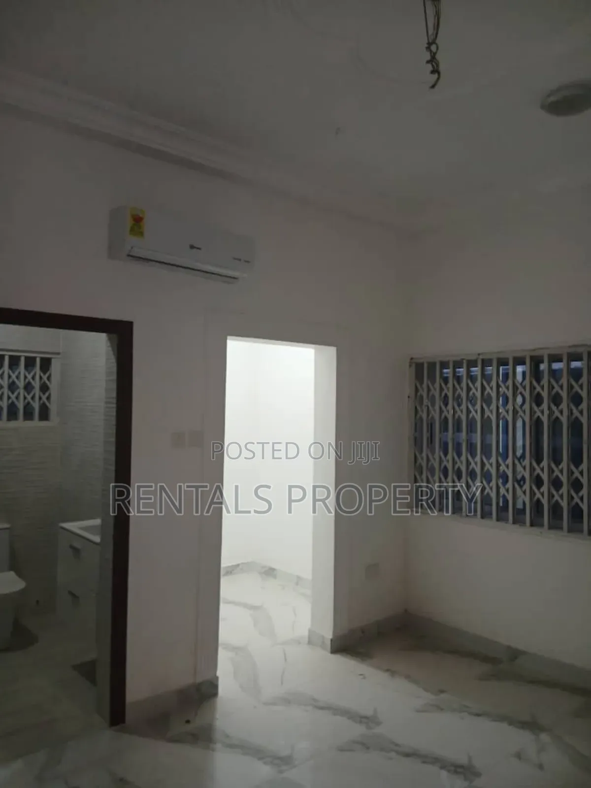 2bdrm Mansion in $ 600 A Month Two, Oyarifa for rent