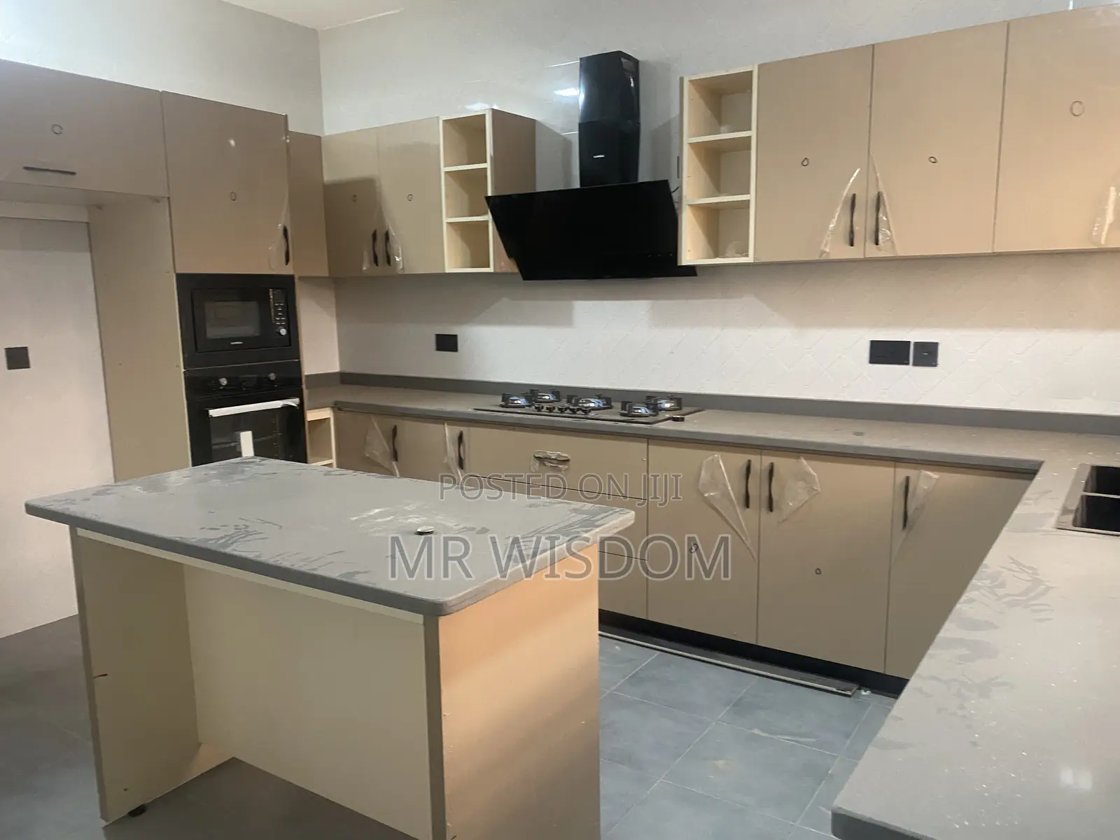4bdrm Duplex in Lakeside Estate, Ashaley Botwe for sale