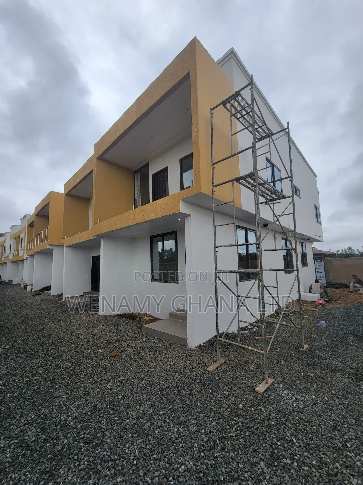 2bdrm Townhouse / Terrace in Community 25 for rent