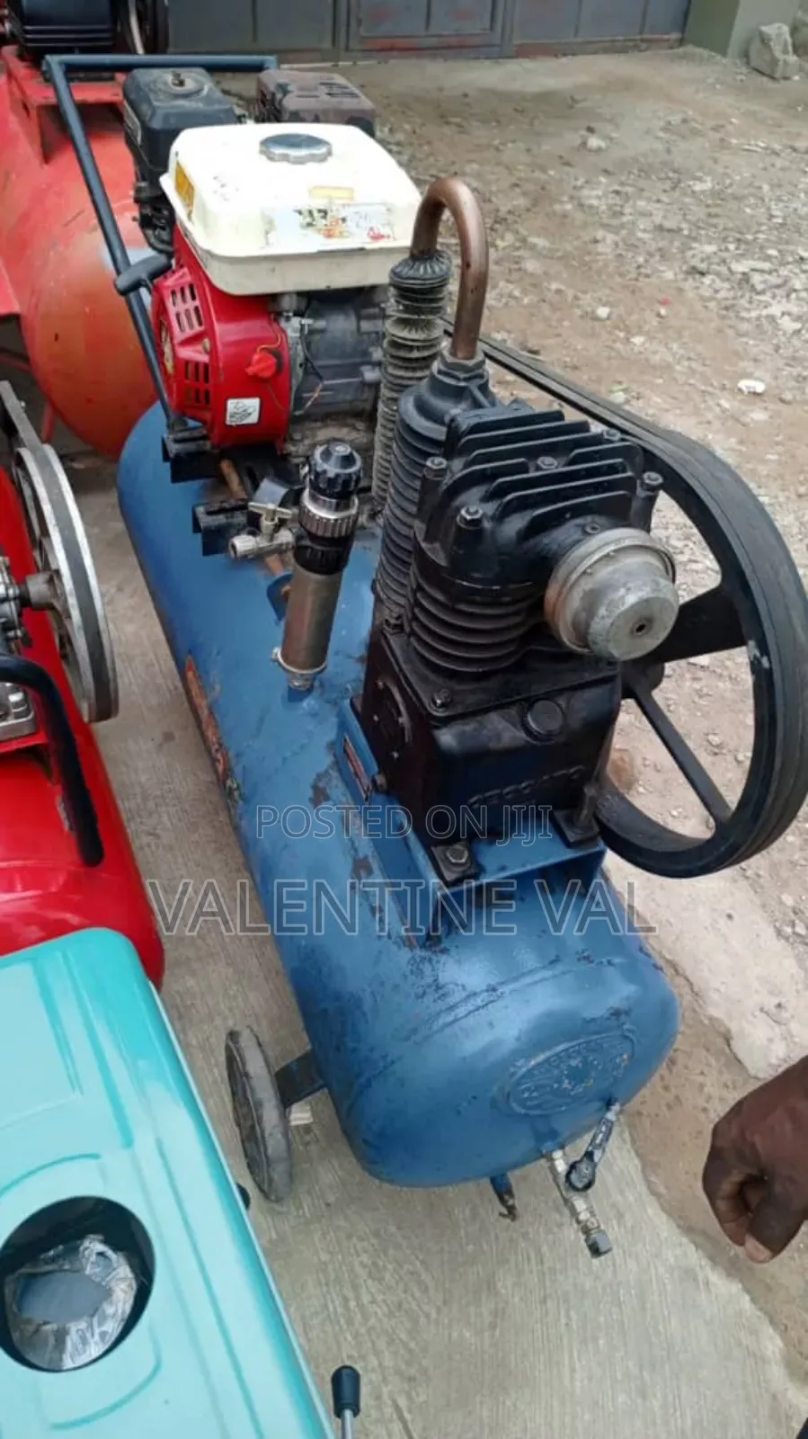 100 Liter Compressor Powered by Petrol Well Sophisticated