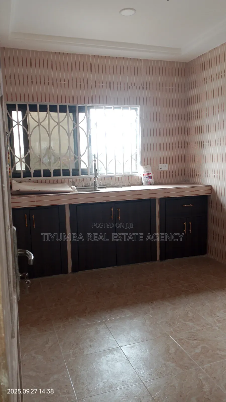 3bdrm Apartment in Tiyumba Agency., West Legon for rent