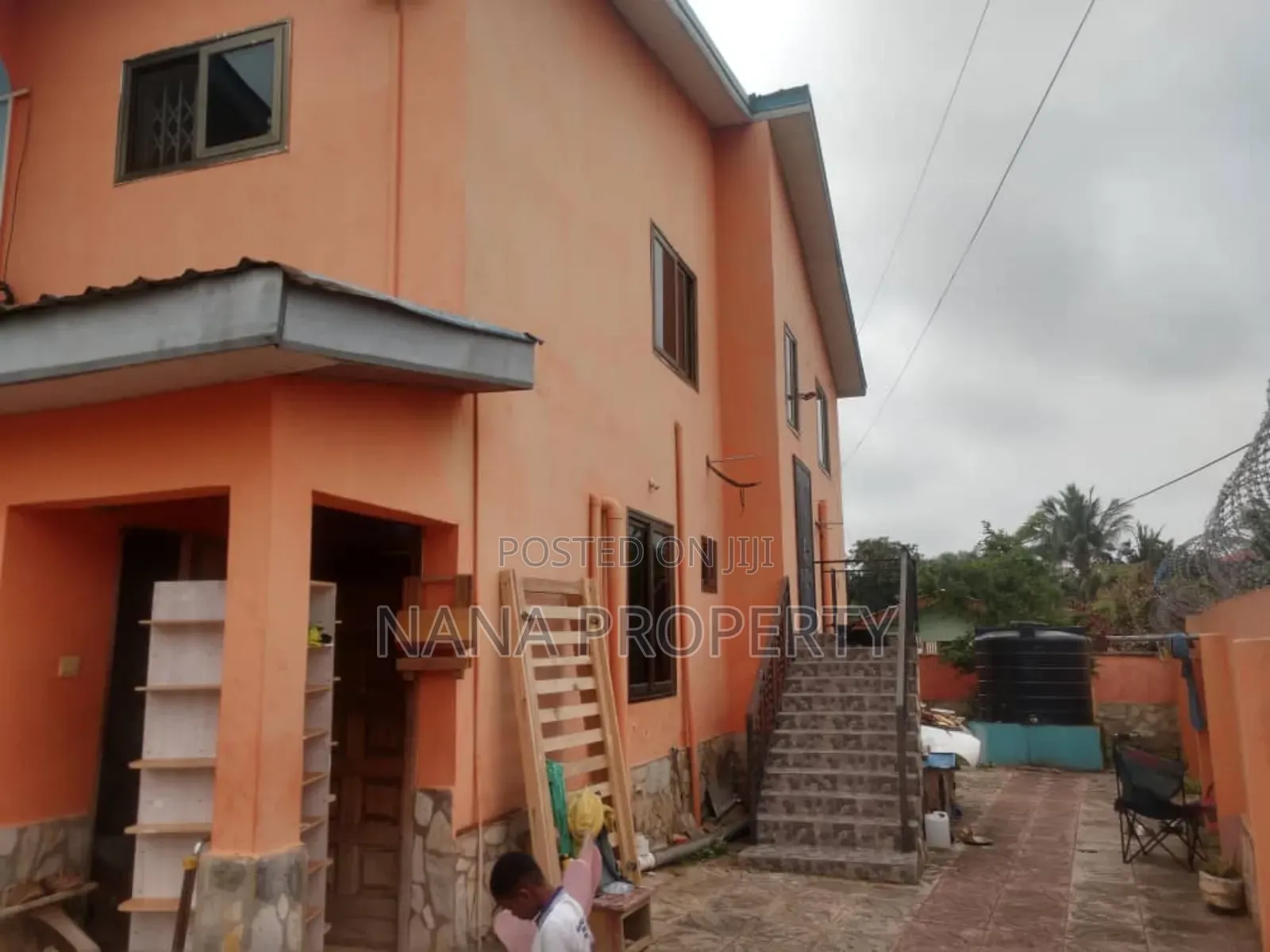 5bdrm House in Ashaiman Municipal for sale