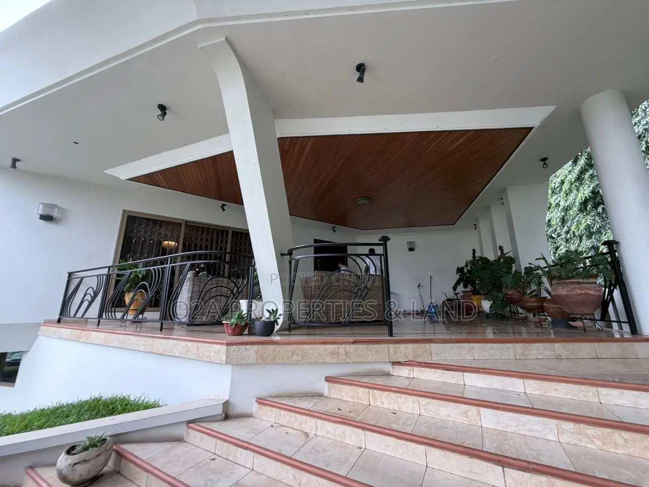6bdrm House in Airport Residential for rent