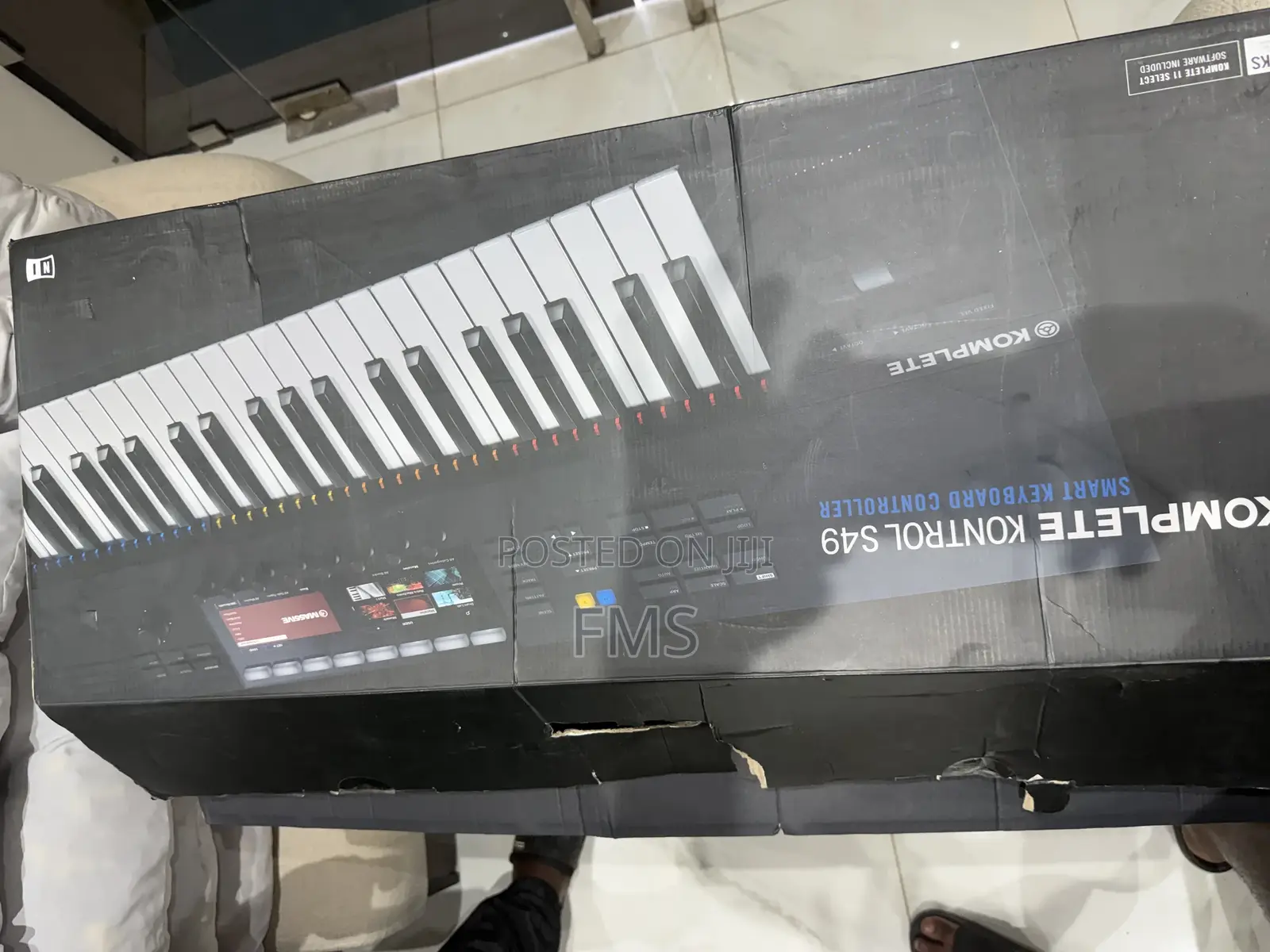 Native Instruments Komplete Kontrol S49 – Smart Keyboard Controller