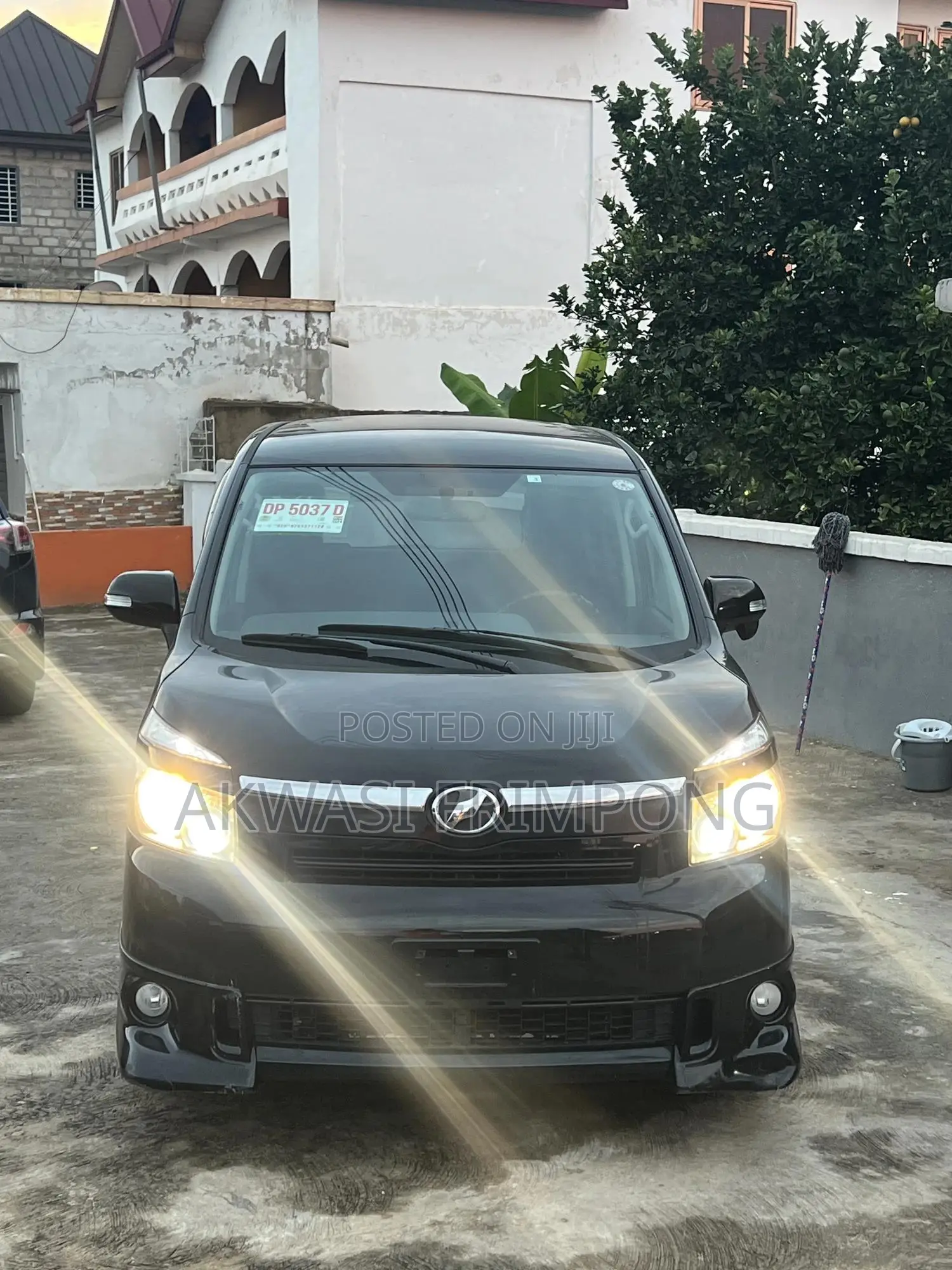 Toyota Voxy 2013 Black