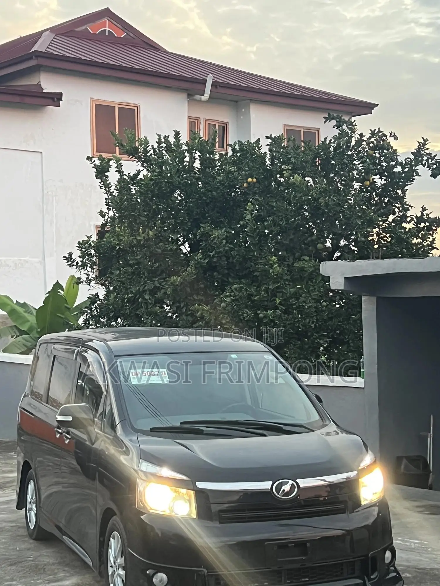 Toyota Voxy 2013 Black