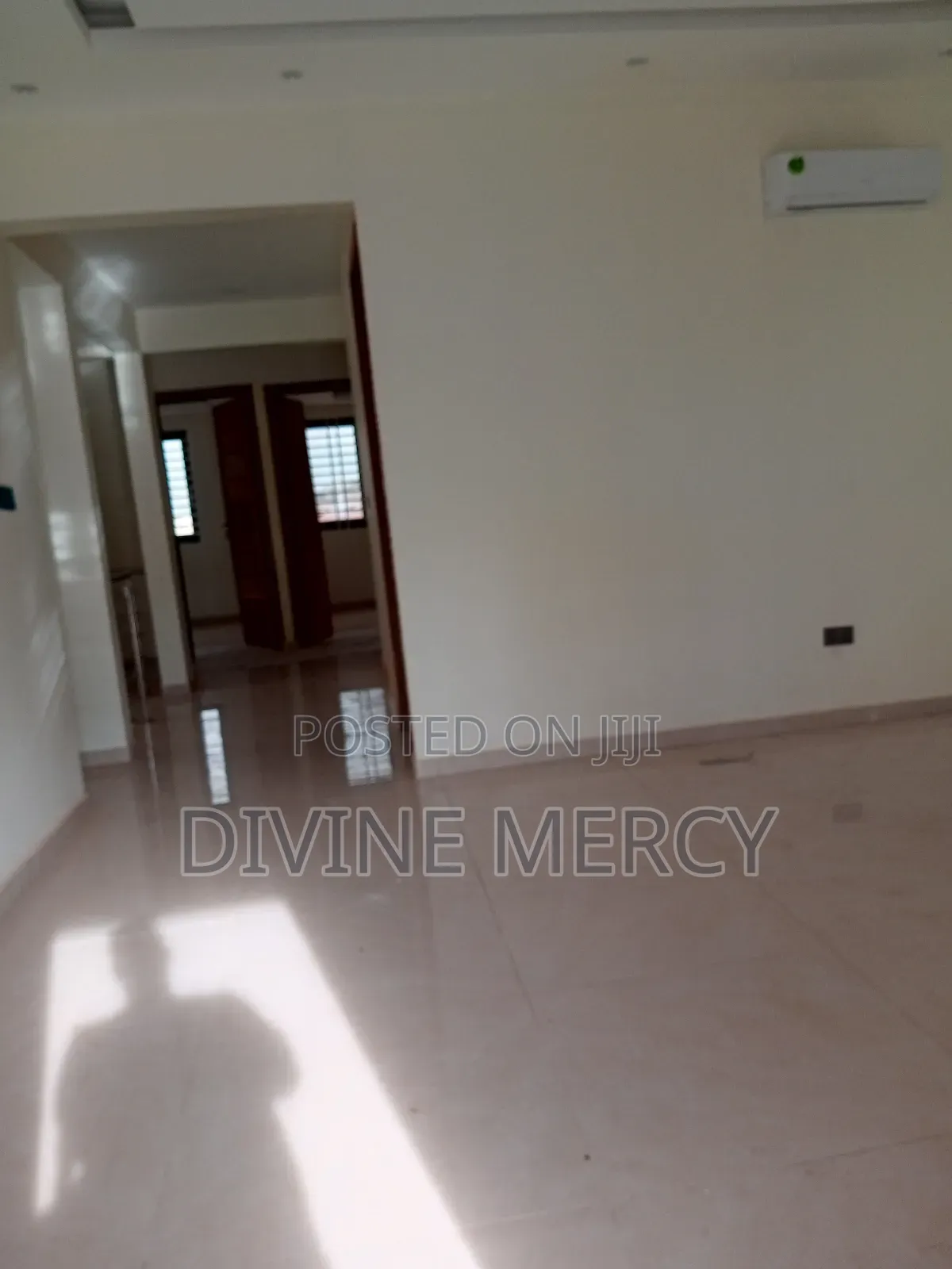 5bdrm Duplex in West Hill Axis, Awutu Senya East Municipal for sale