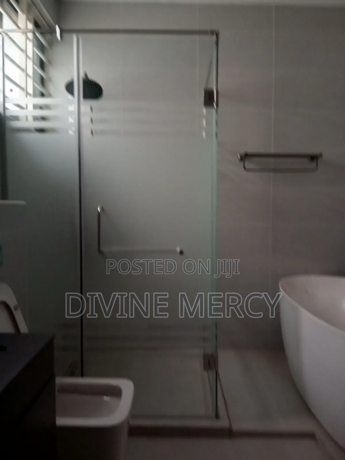 5bdrm Duplex in West Hill Axis, Awutu Senya East Municipal for sale