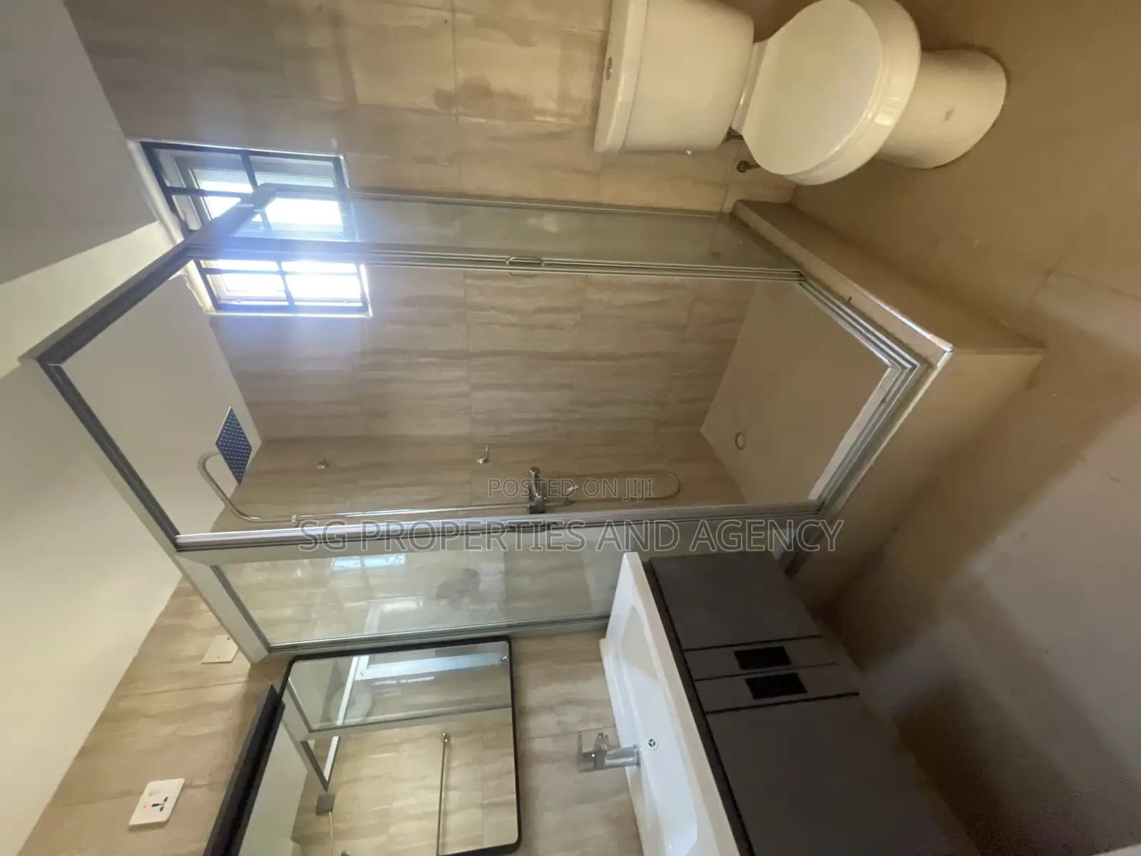3bdrm Townhouse / Terrace in Tseaddo, Accra Metropolitan for rent