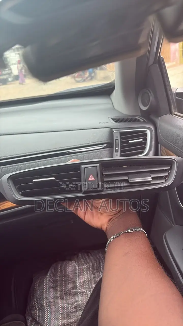 2018 Cr- V Front Center Dash Air Vents (Oem) W/ Hazard Switch