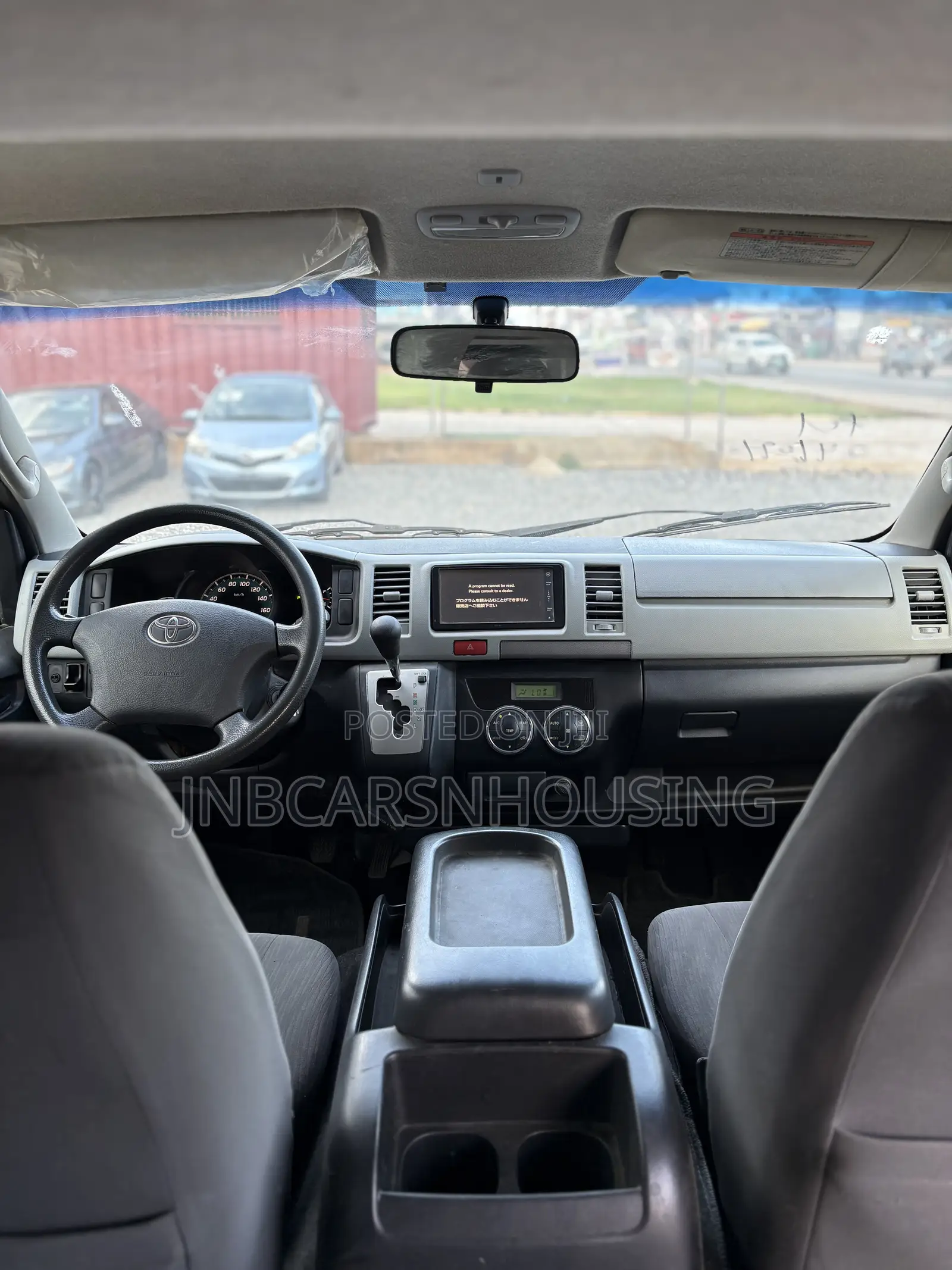 Toyota HiAce 2011 White