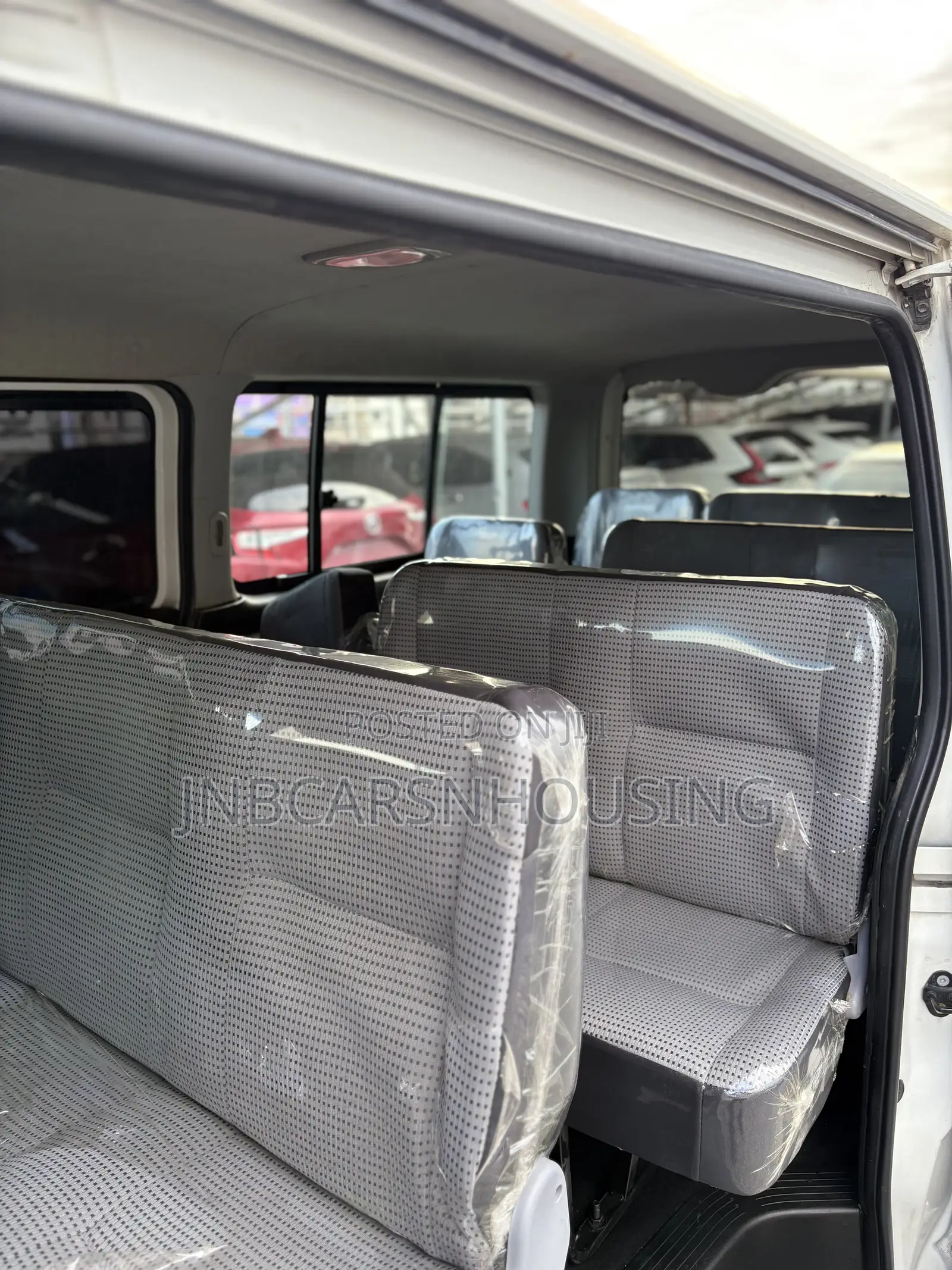 Toyota HiAce 2011 White