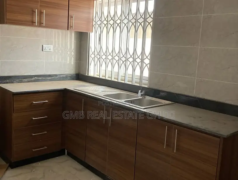 3bdrm House in Spintex for sale