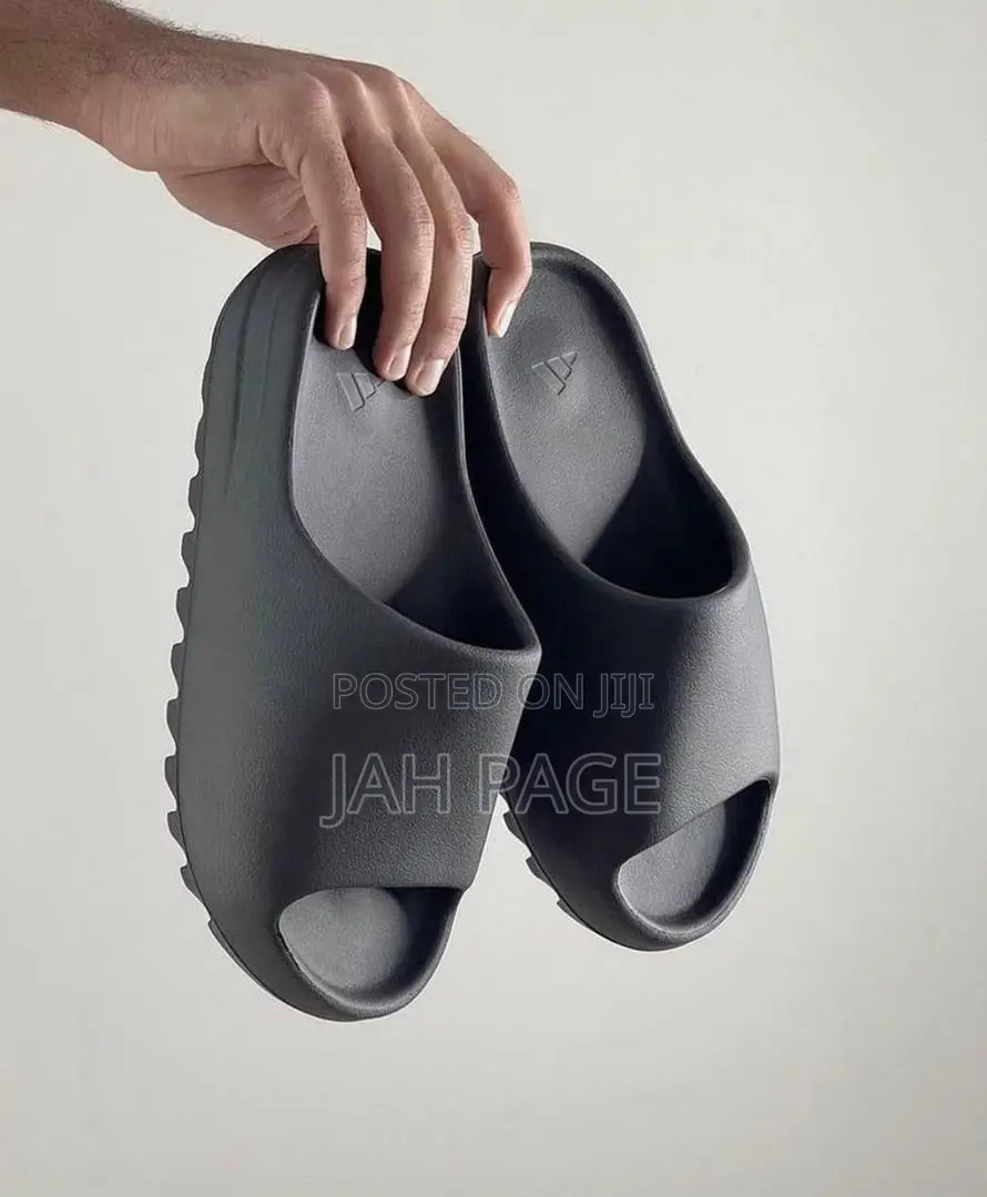 Addis Yeezy Slides