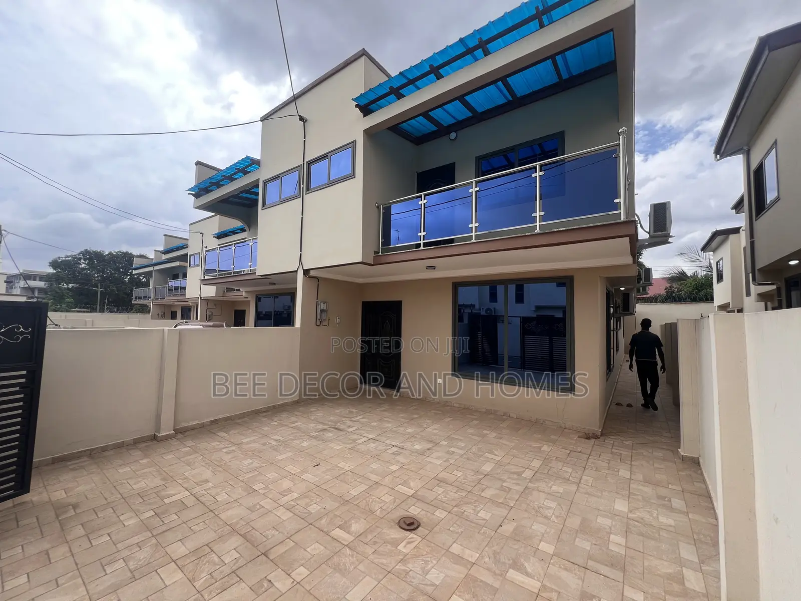 3bdrm Townhouse / Terrace in Bee Decor & Homes, Oyarifa for rent