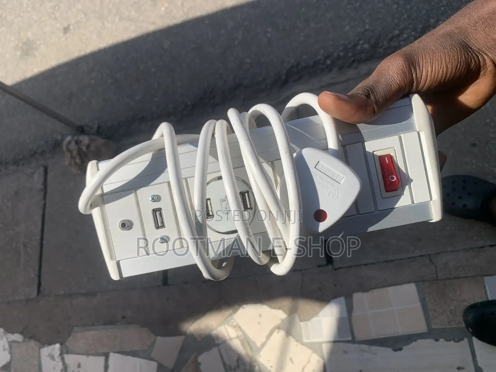 Extension Lead Socket With 3 Usb Charging Ports and 1 Socket
