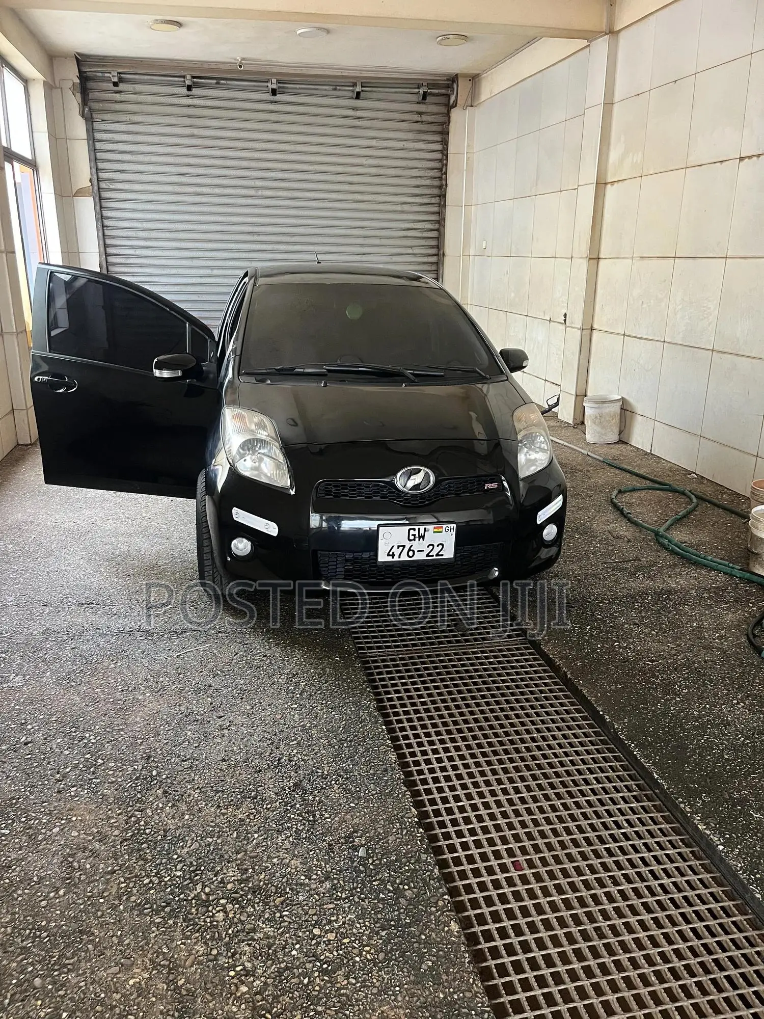 Toyota Vitz 2010 Black