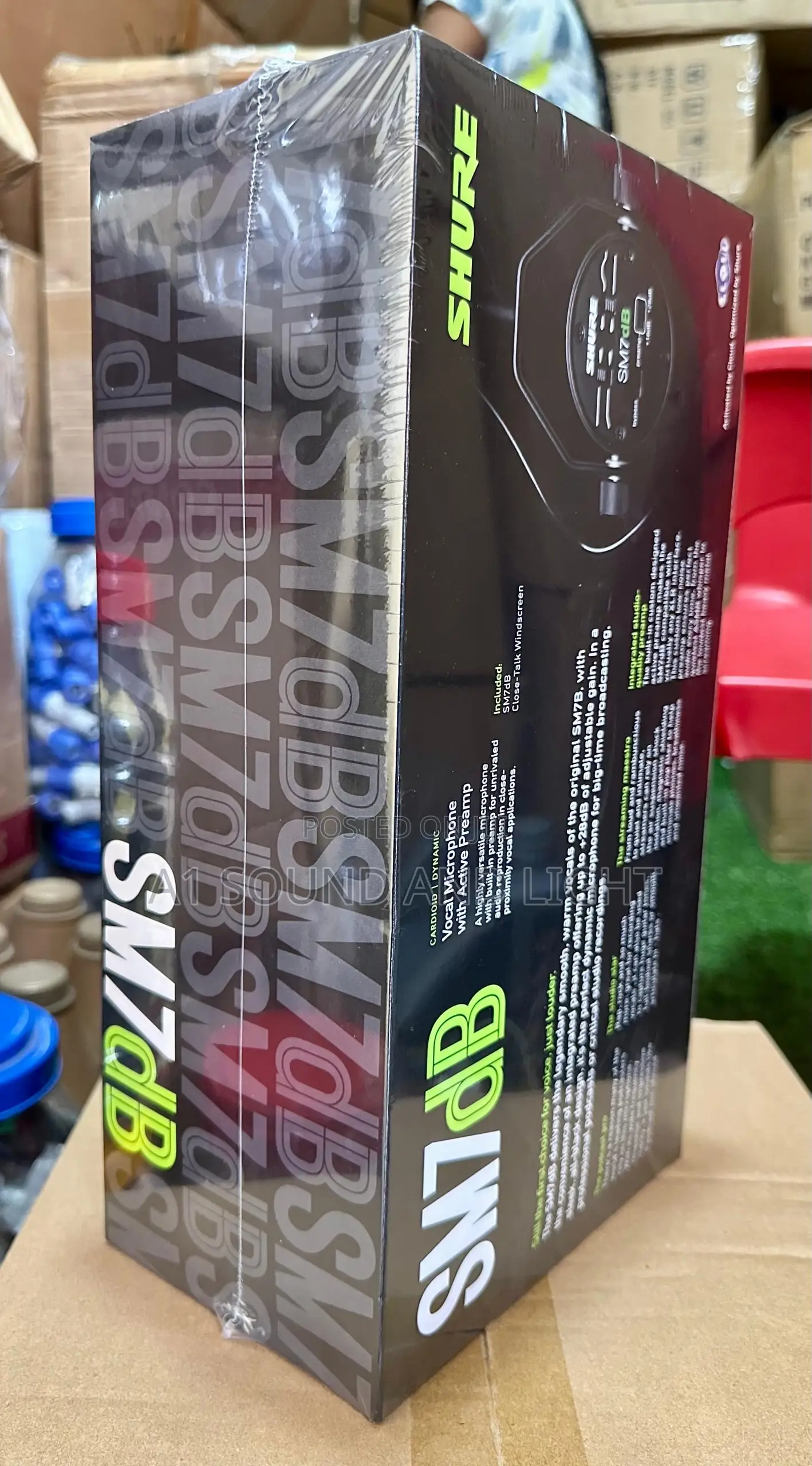 Shure Sm7db Dynamic Microphone for Podcast and Streaming