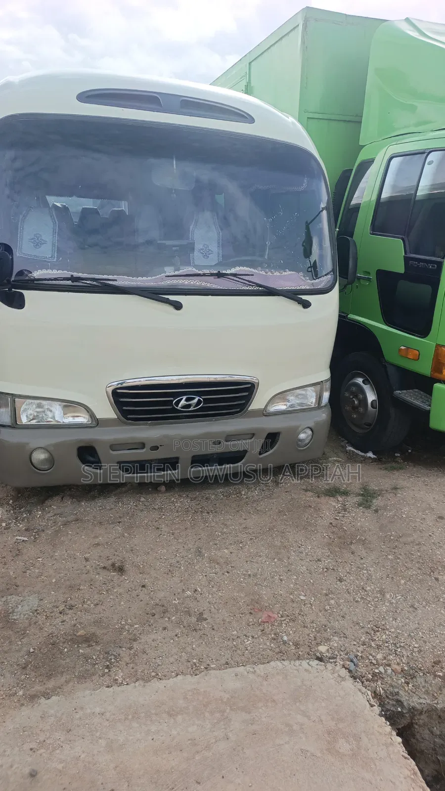 Hyundai Cunty Bus 27 Seat