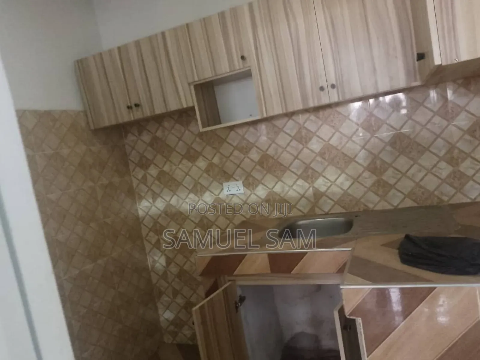 2bdrm Apartment in Community 11, Tema Metropolitan for rent
