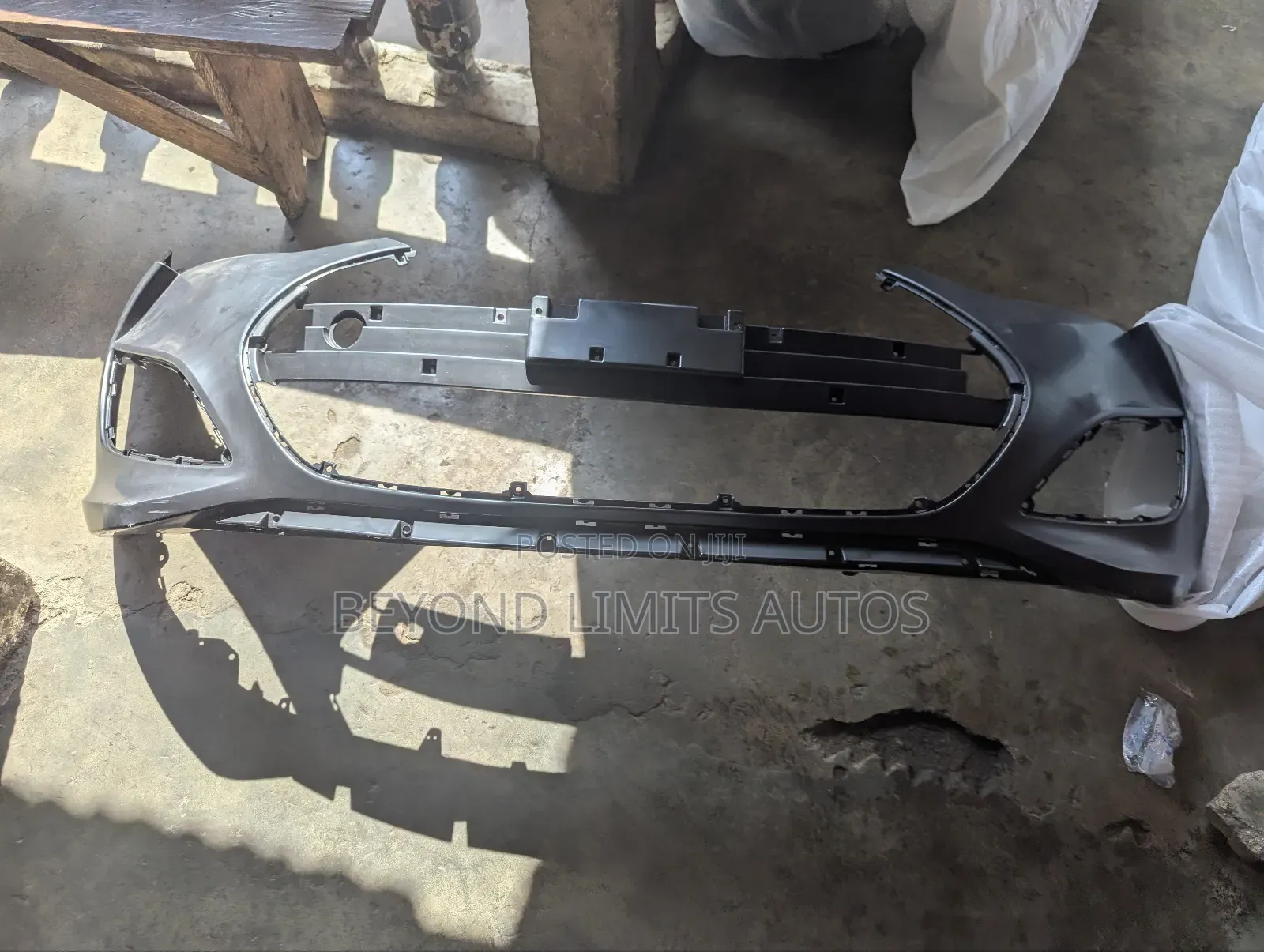 Hyundai Veloster Front Bumper 2015,2016,2017 Turbo