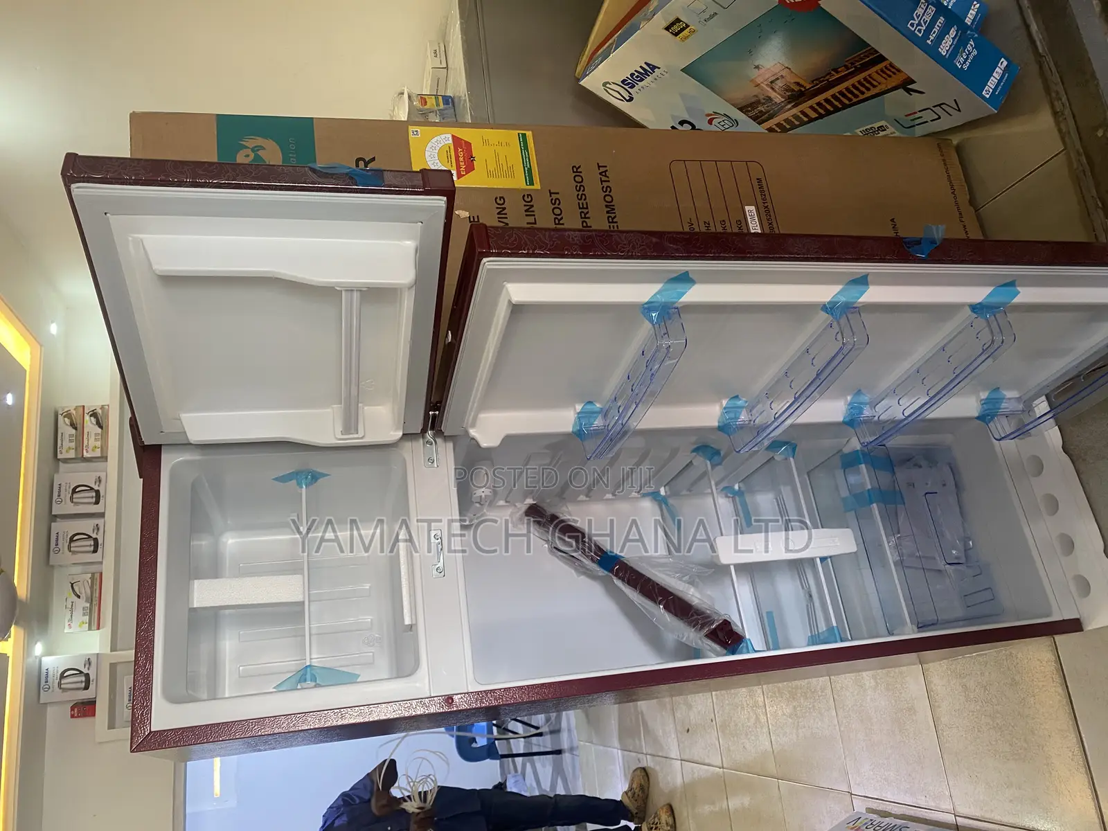 Flamino 166 Litre Fridge With Top Freezer With Nice Wine Color Design