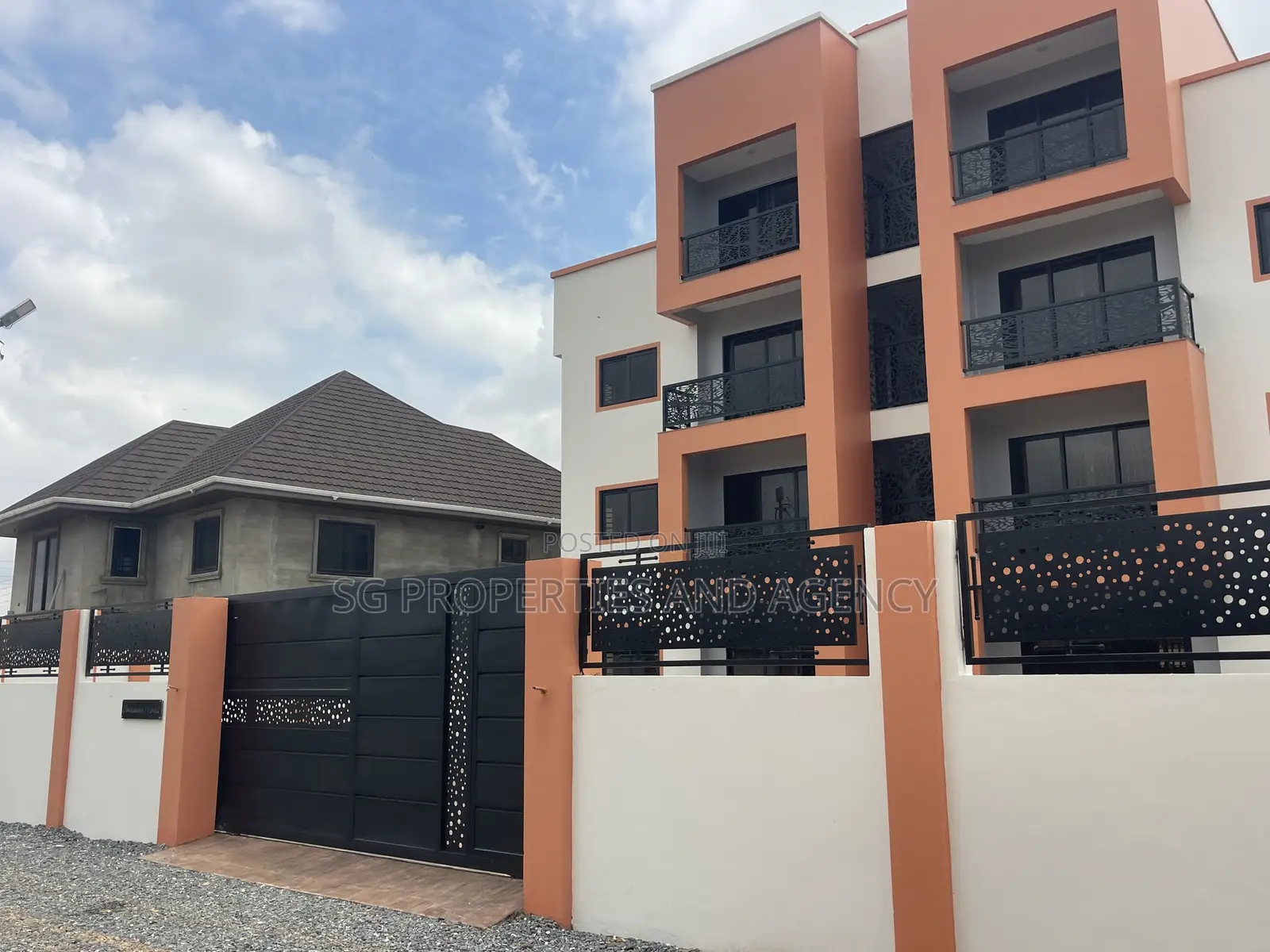 2bdrm Apartment in Lashibi, Sakumono for rent