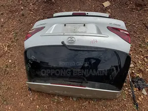 Toyota Ipsum 240 S Boot Assembly