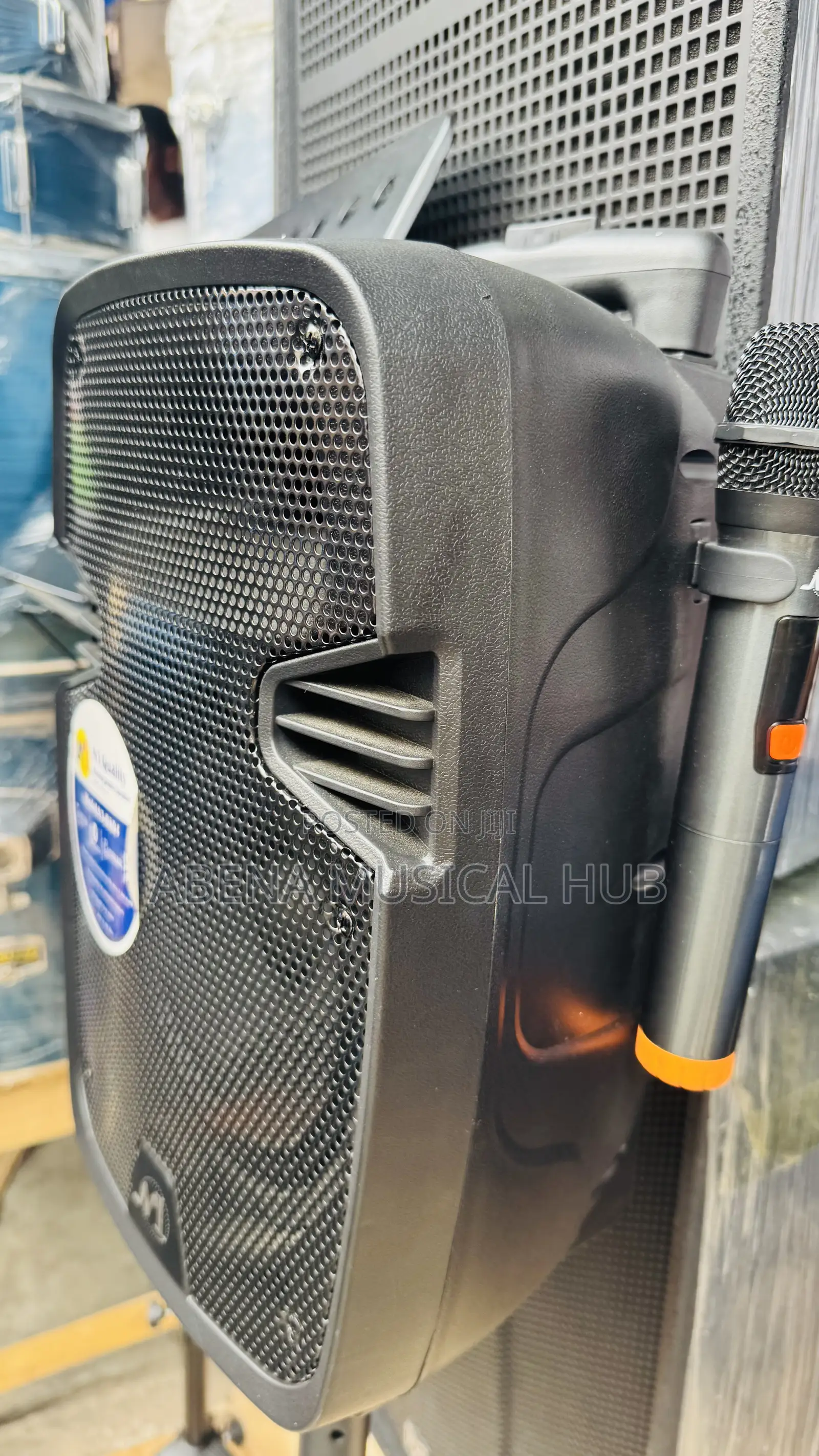 N1 Quality Rechargeable Bluetooth Speaker 8 Inches W Two Microphones