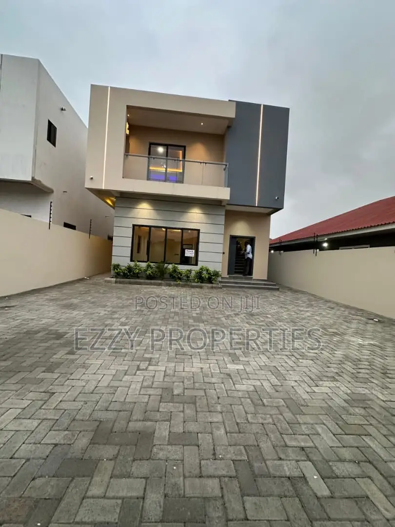 4bdrm House in Botwe Lakeside, Ga East Municipal for sale