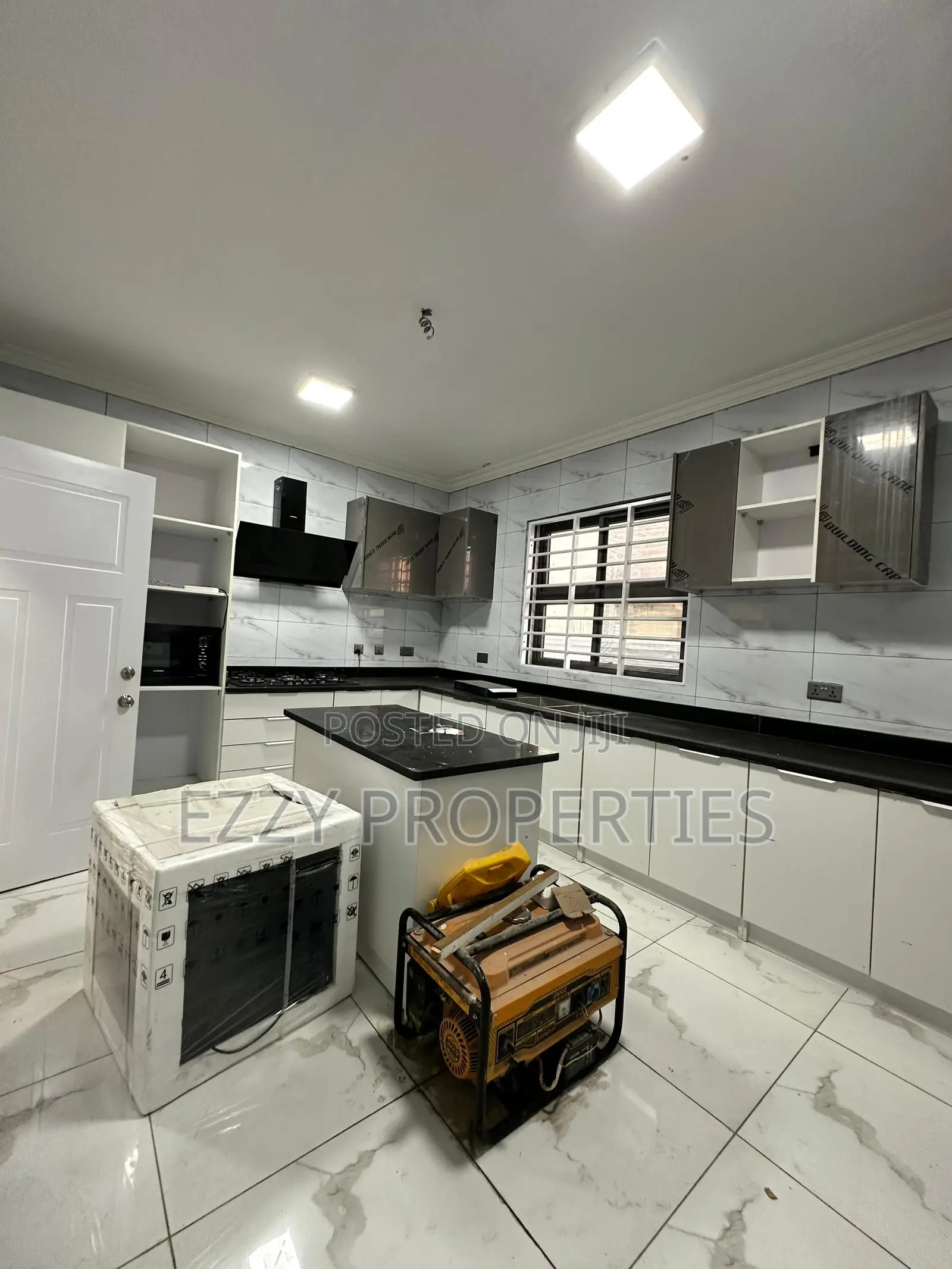4bdrm Duplex in Lakeside Estate, Ga East Municipal for sale