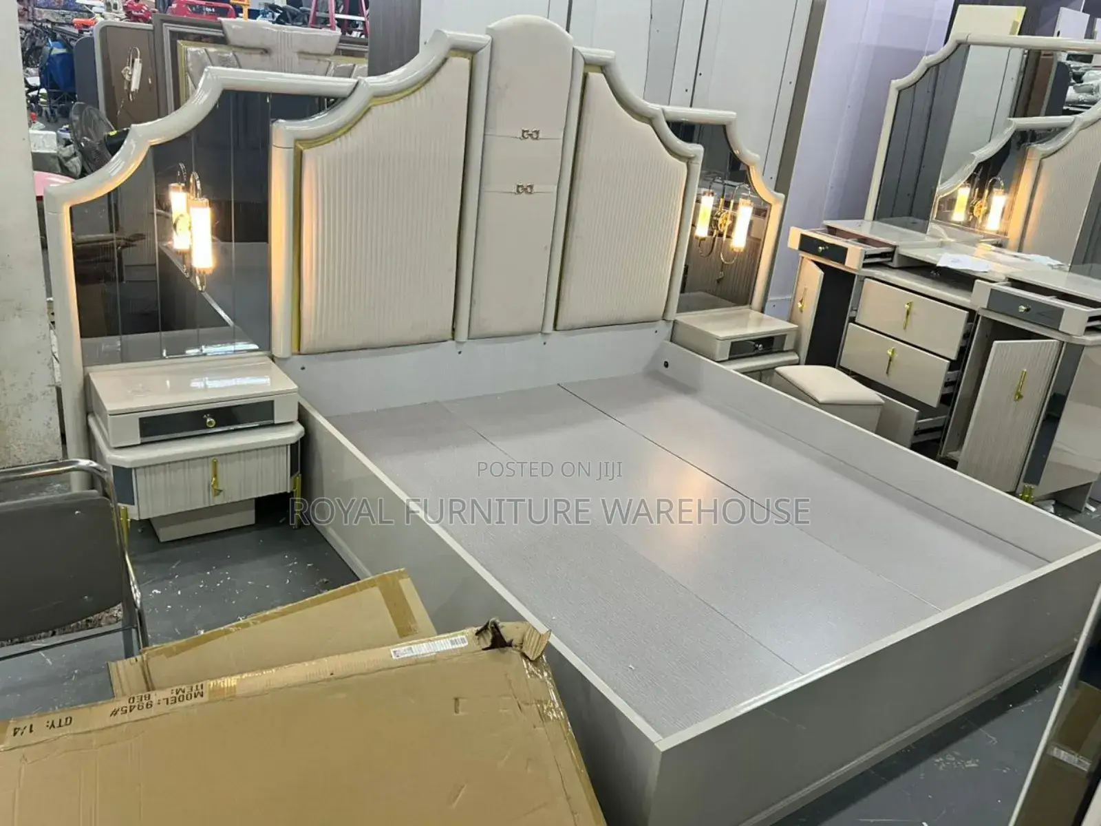 Luxurious Bedroom Set