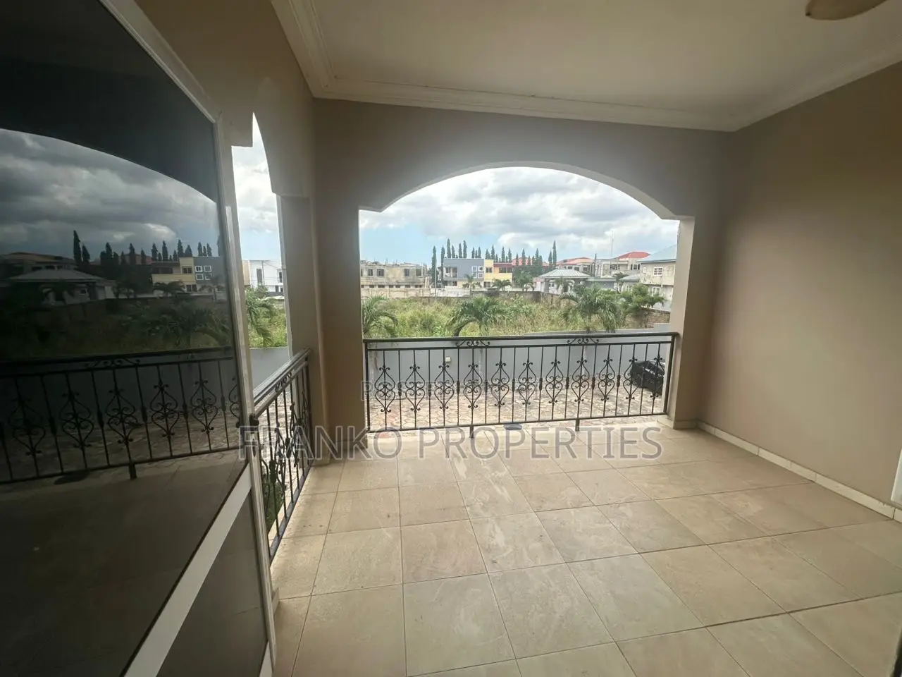 3bdrm Townhouse / Terrace in Franko Properties, American House for rent