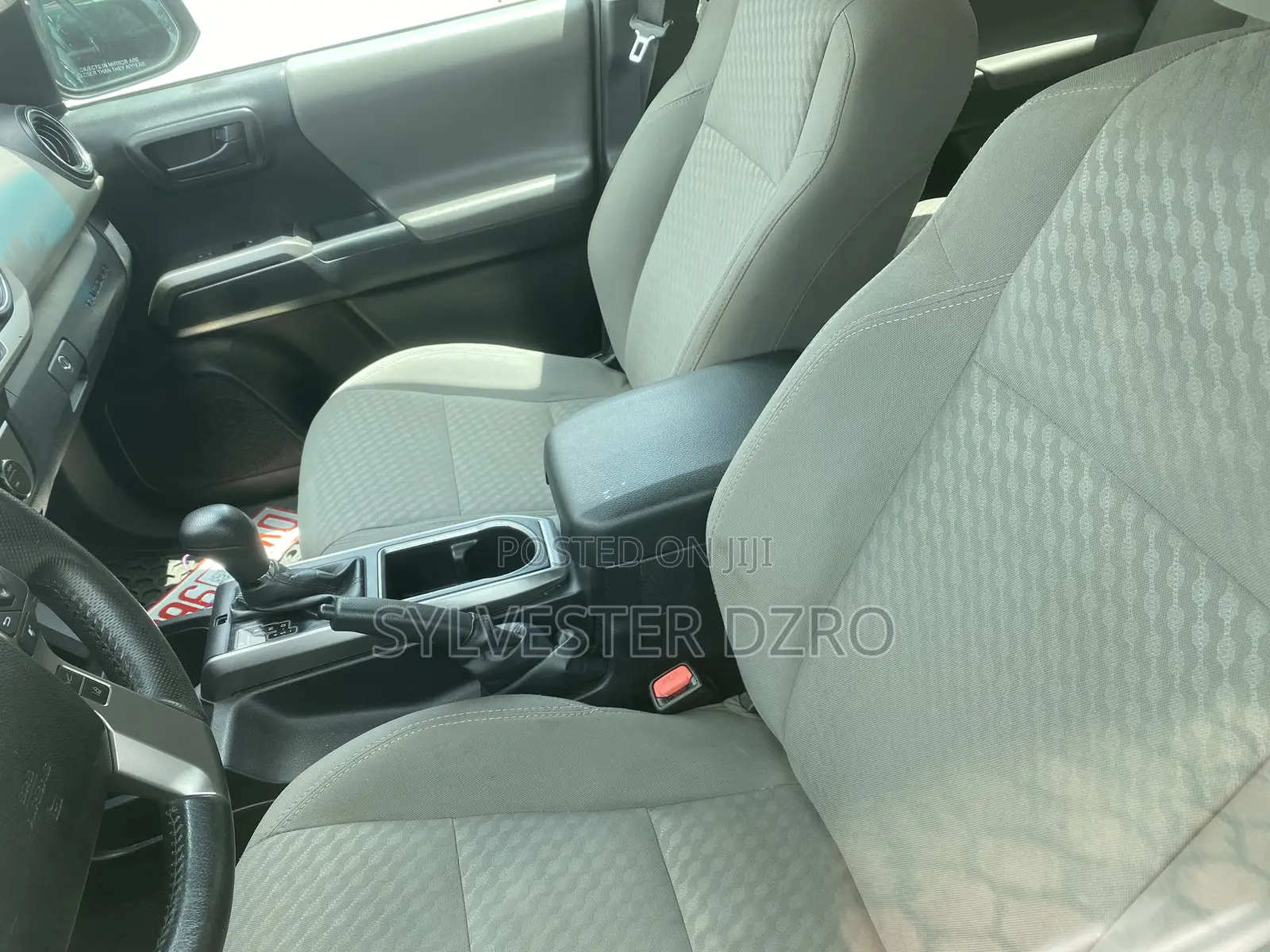 Toyota Tacoma 2022 White