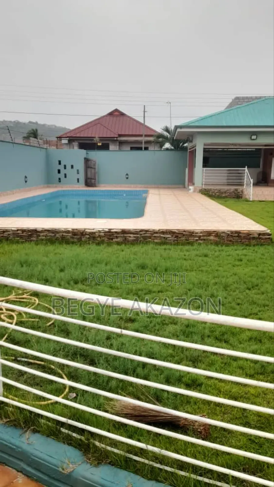 8bdrm House in Begye Akazon, Old Barrier for sale