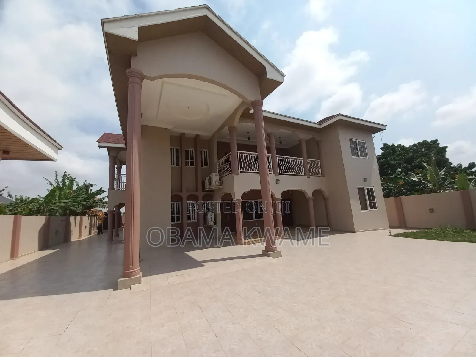 9bdrm House in Laryea Homes, East Legon for sale