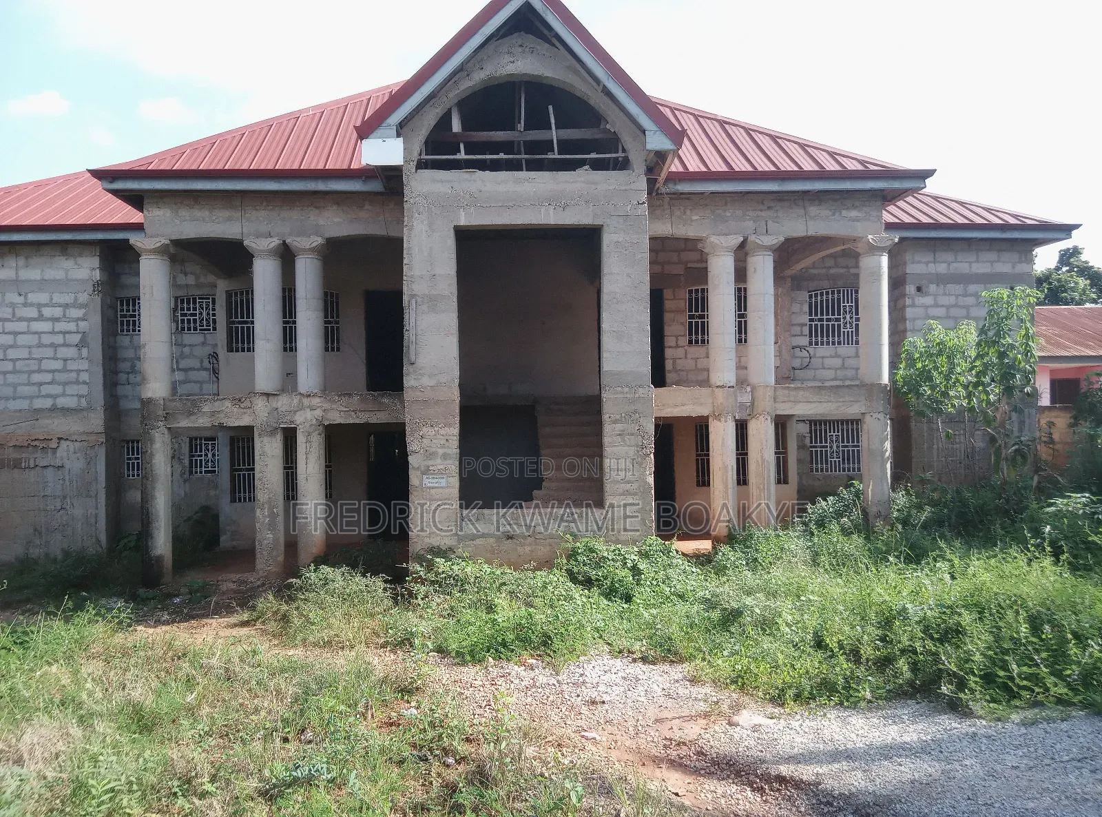 12bdrm House in Brother K Estate, Kumasi Metropolitan for sale