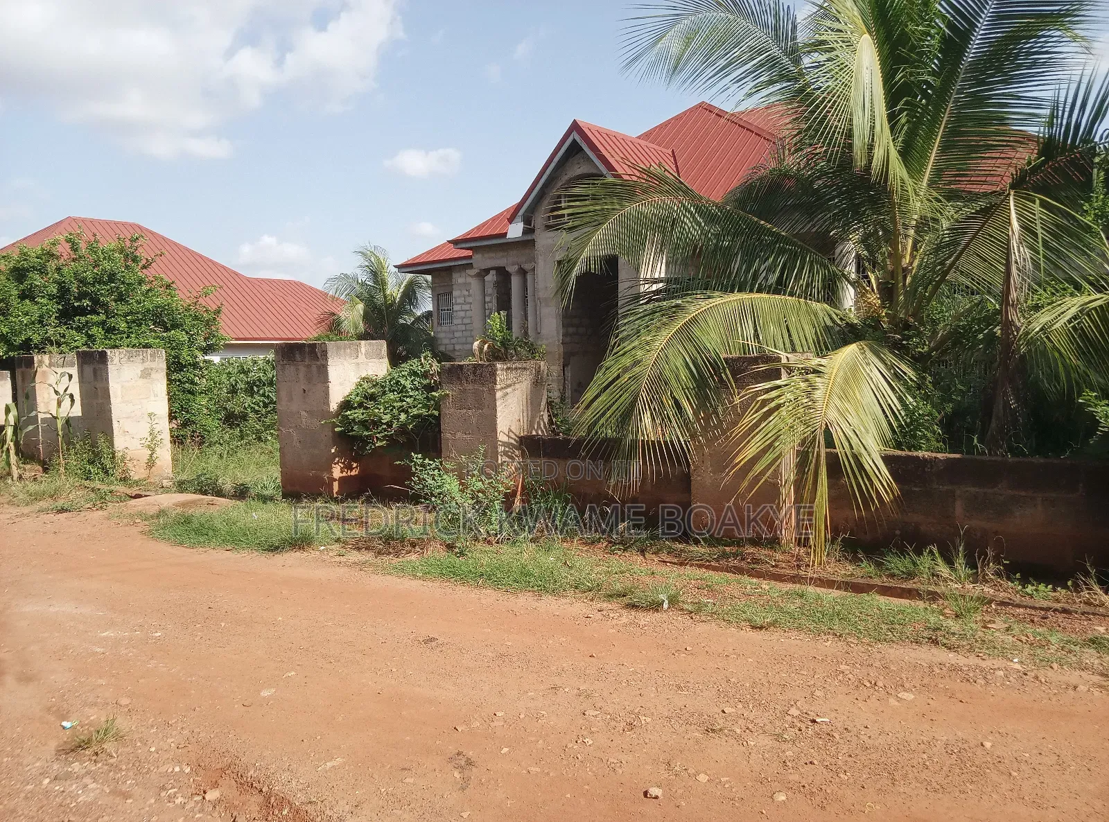 12bdrm House in Brother K Estate, Kumasi Metropolitan for sale
