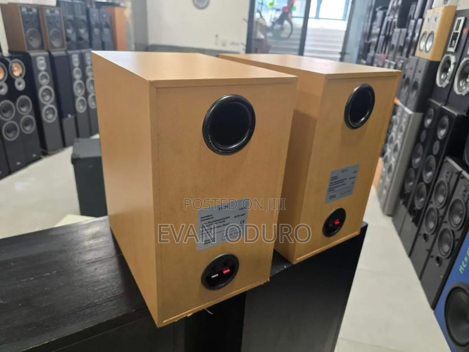 Powerful Denon Bookshelf Solid Speakers Heavy Pair Of Bookshelf!