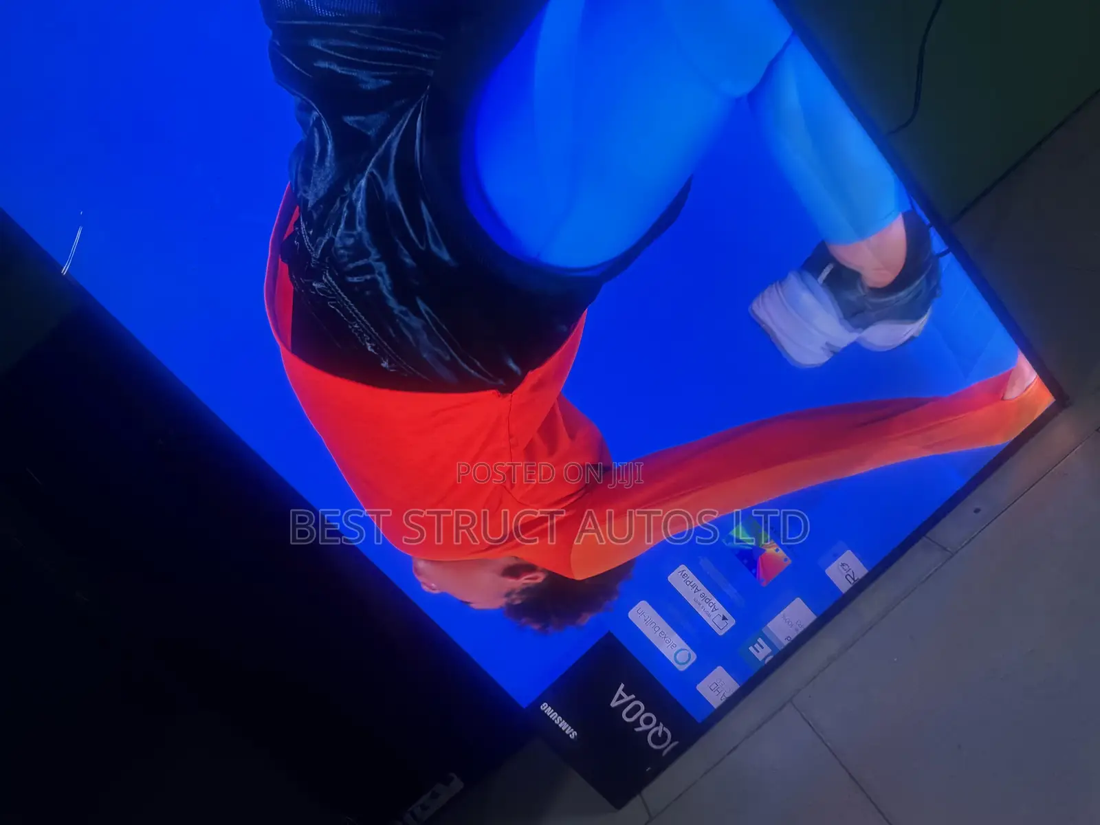 Very Neat Samsung 50 Inches Qled Airslim