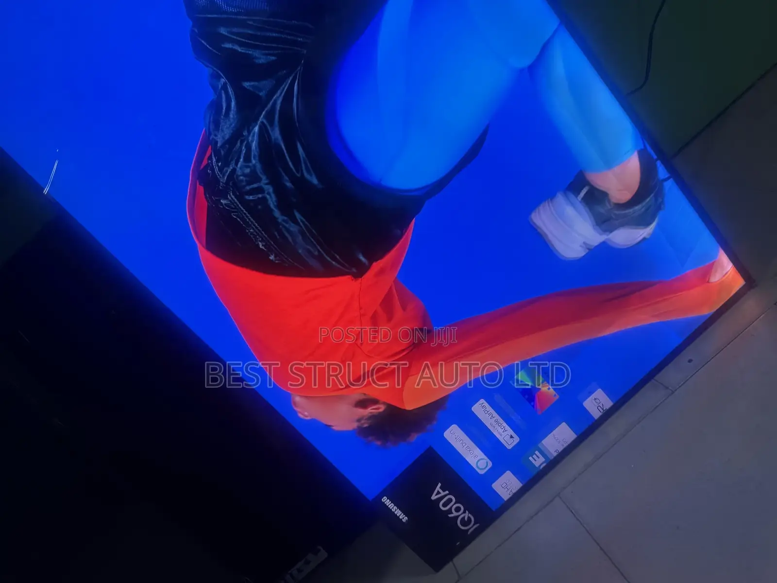 Very Neat Samsung 50 Inches Qled Airslim
