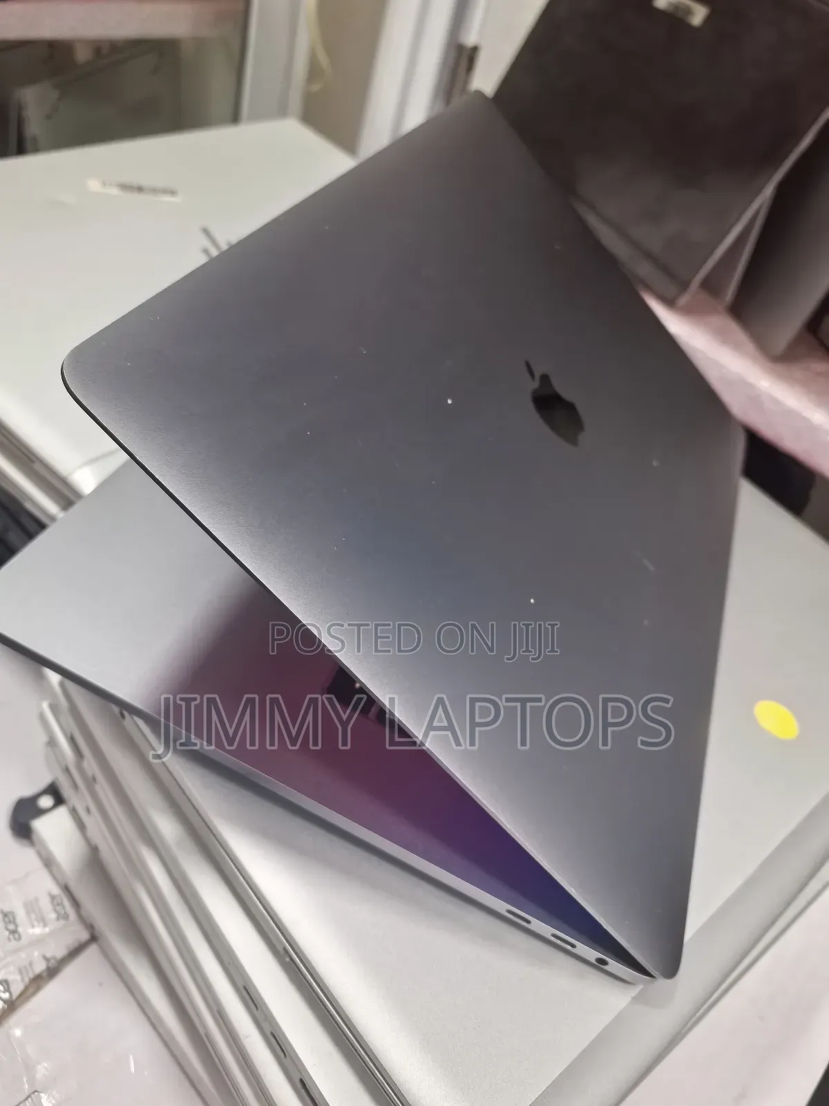 Laptop Apple MacBook Pro 2018 16GB Intel Core I7 SSD 512GB