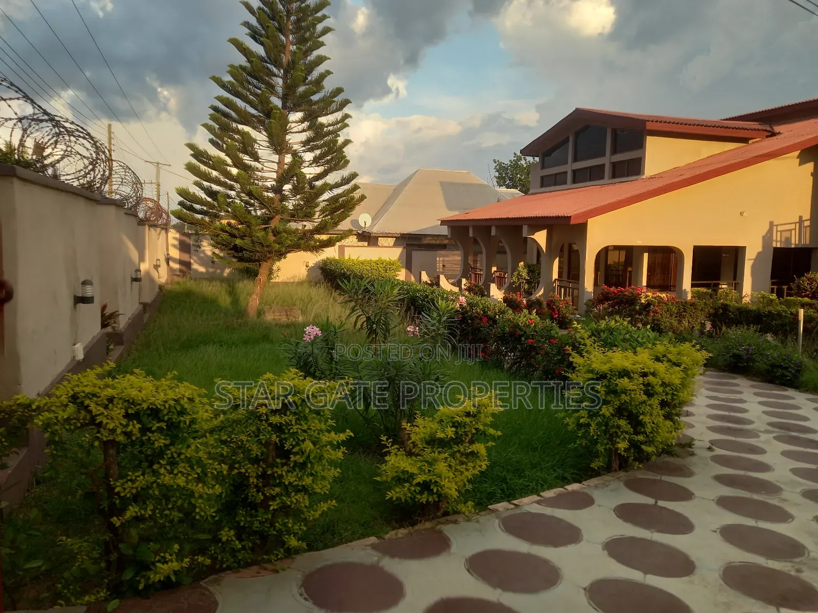 7bdrm House in Star Gate Properties, Ejisu-Juaben Municipal for sale