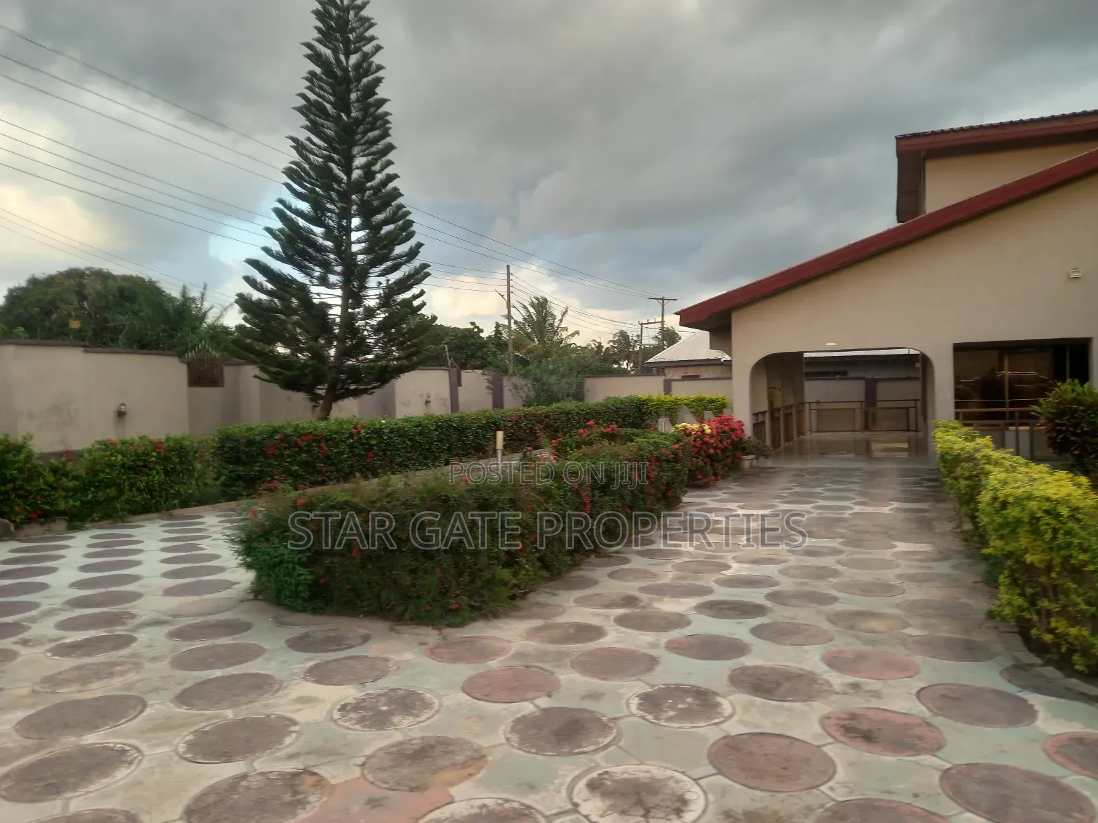 7bdrm House in Star Gate Properties, Ejisu-Juaben Municipal for sale