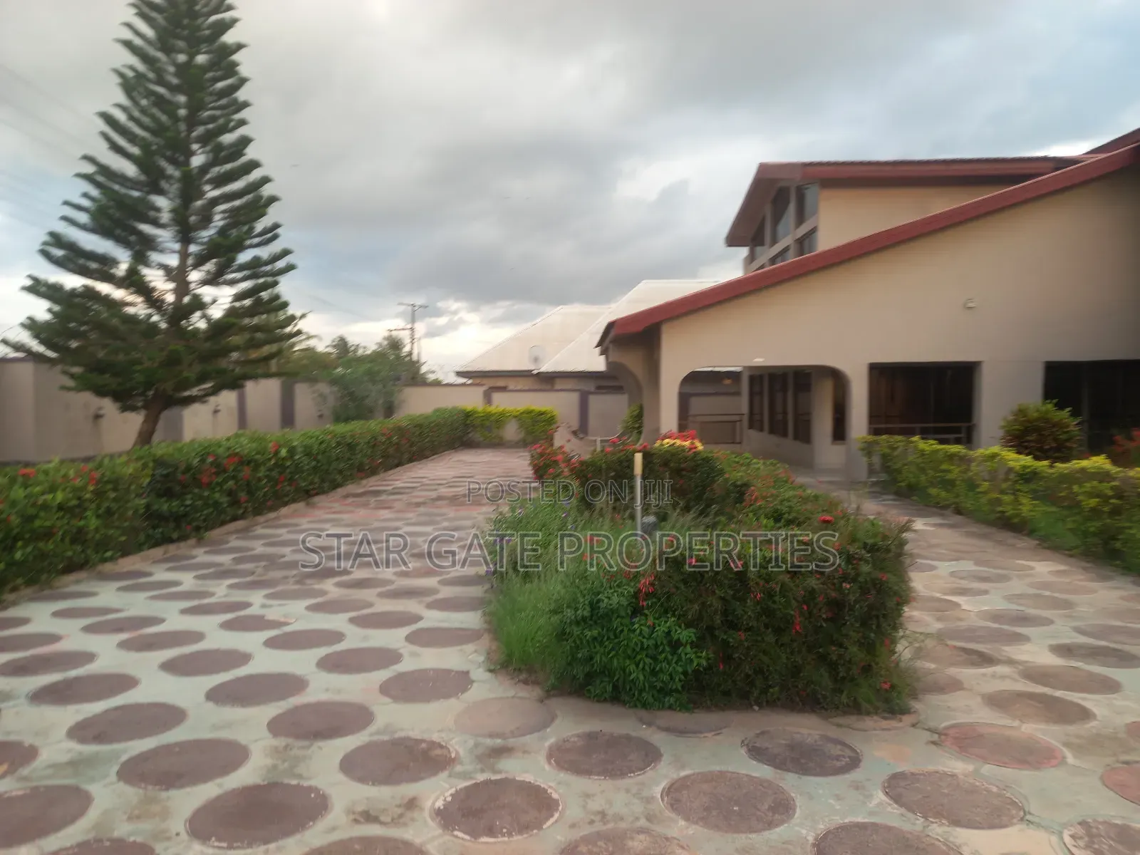 7bdrm House in Star Gate Properties, Ejisu-Juaben Municipal for sale