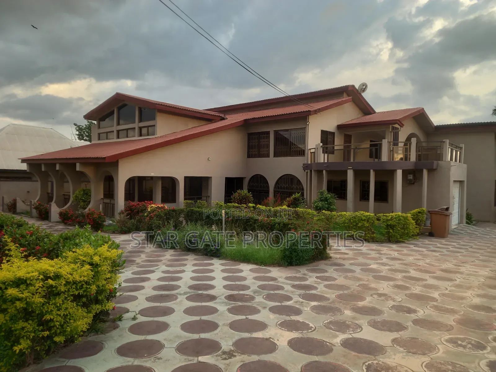7bdrm House in Star Gate Properties, Ejisu-Juaben Municipal for sale