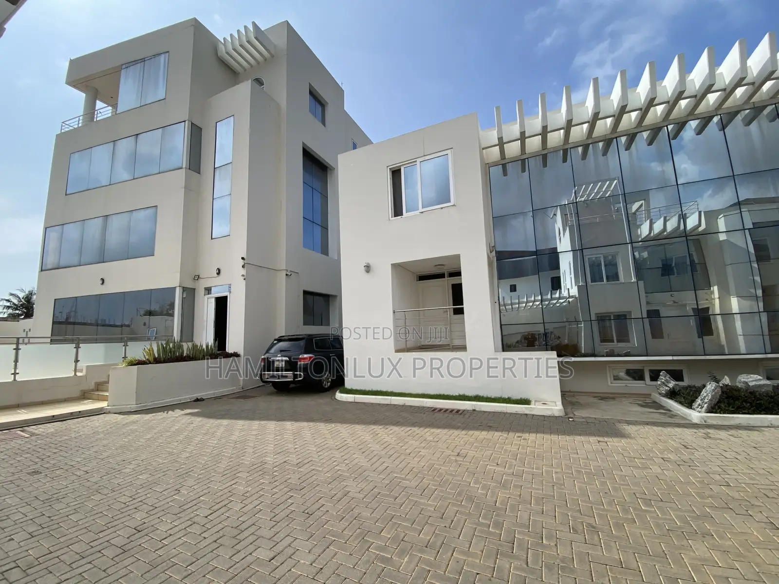 2bdrm Apartment in Labone Crescent for rent